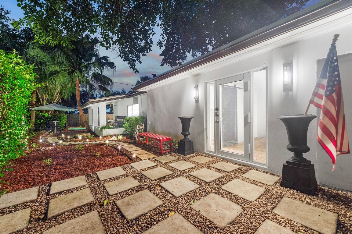 RIVER OAKS - Residential Lease