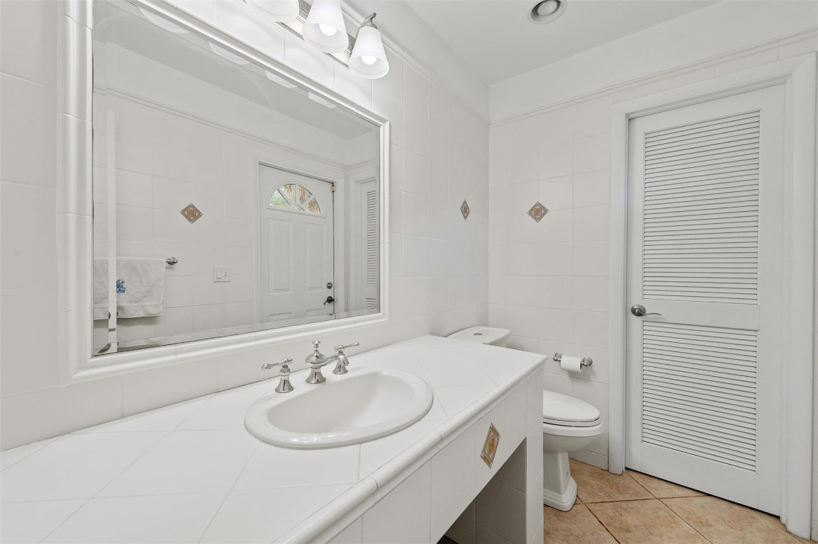 RIVER OAKS - Residential Lease