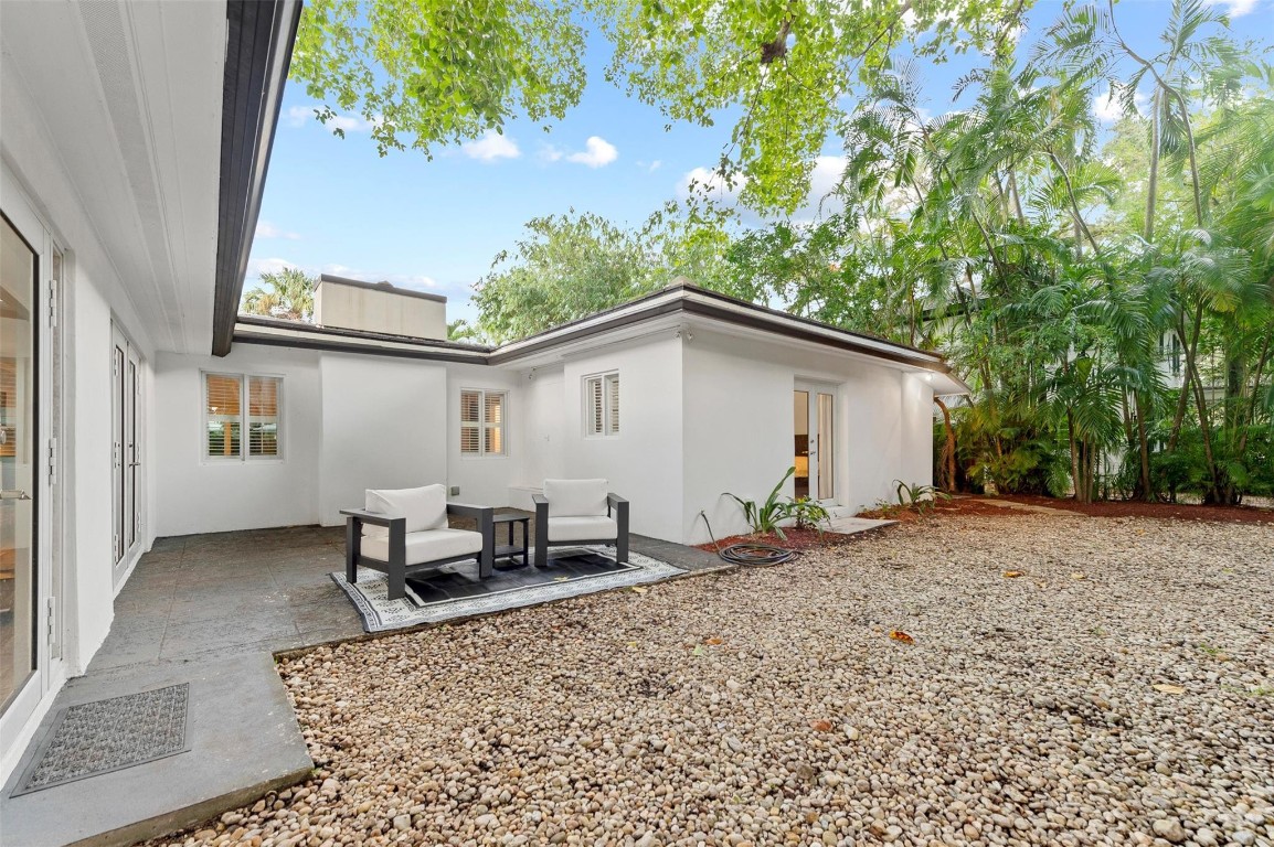 RIVER OAKS - Residential Lease