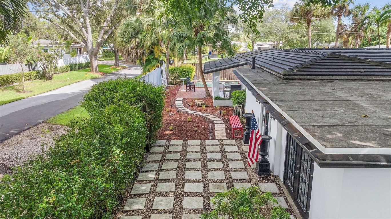 RIVER OAKS - Residential Lease