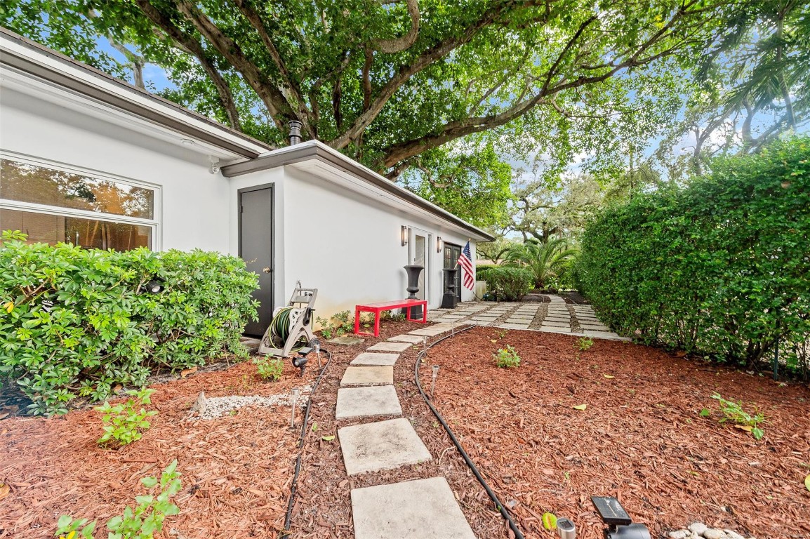 RIVER OAKS - Residential Lease