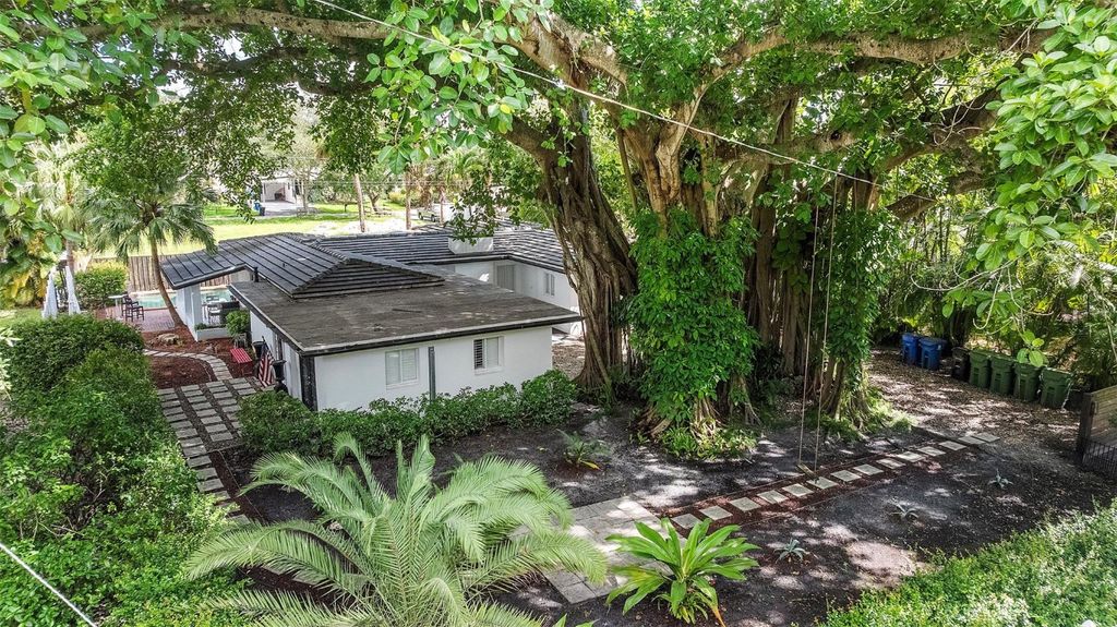 Photo of 1221 SW 18th Street, Fort Lauderdale, FL 33315 (MLS # F10543688)