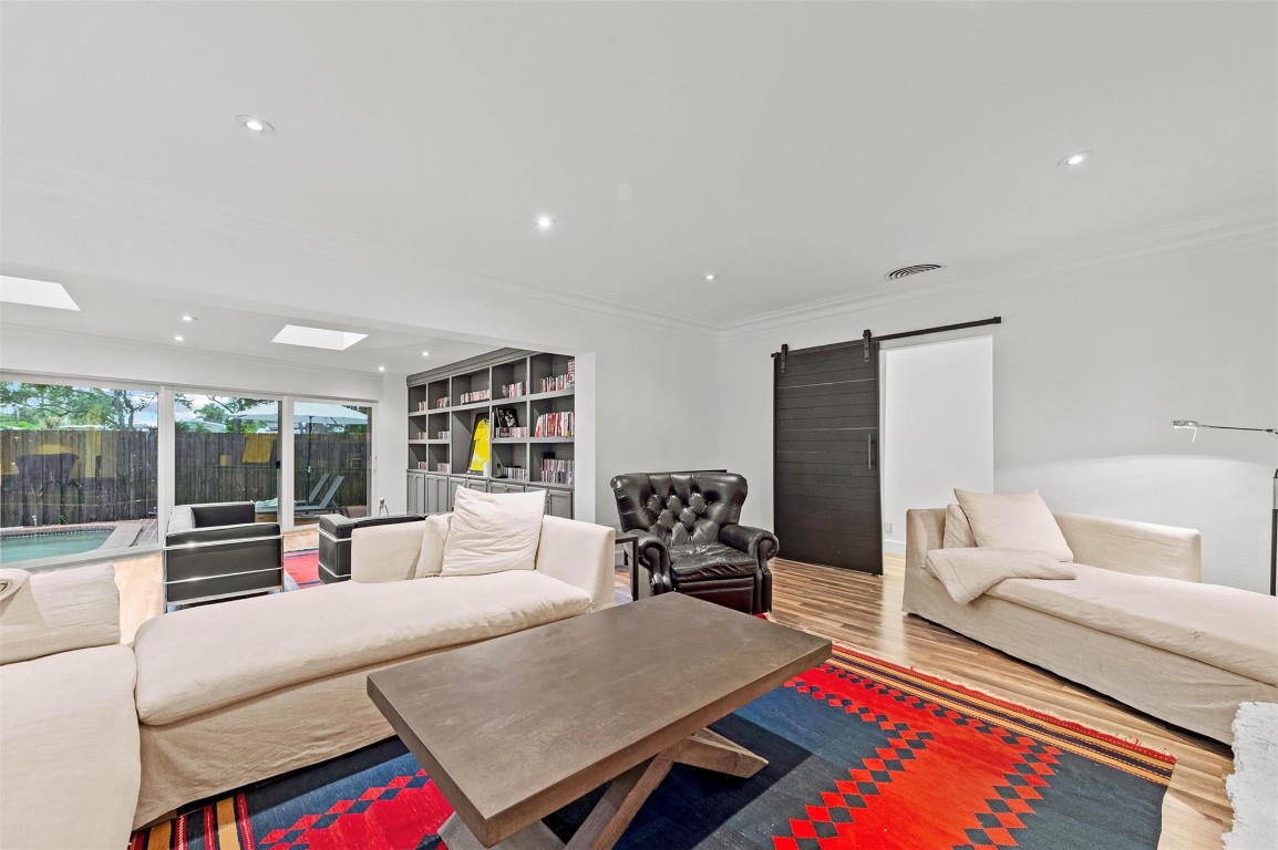 RIVER OAKS - Residential Lease