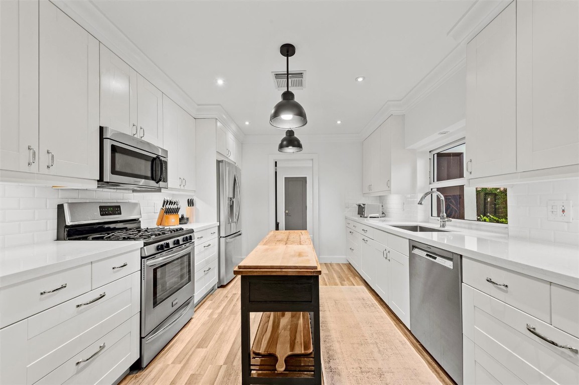 RIVER OAKS - Residential Lease