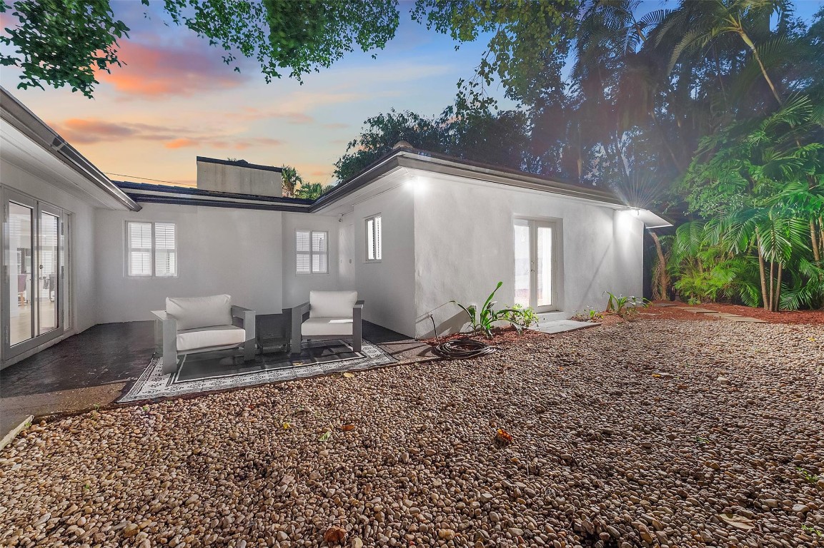 RIVER OAKS - Residential Lease