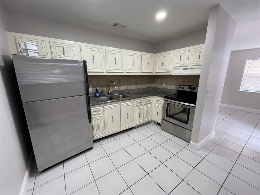 Photo of 511 W Kalmia Drive #16, Lake Park, FL 33403 (MLS # F10550003)