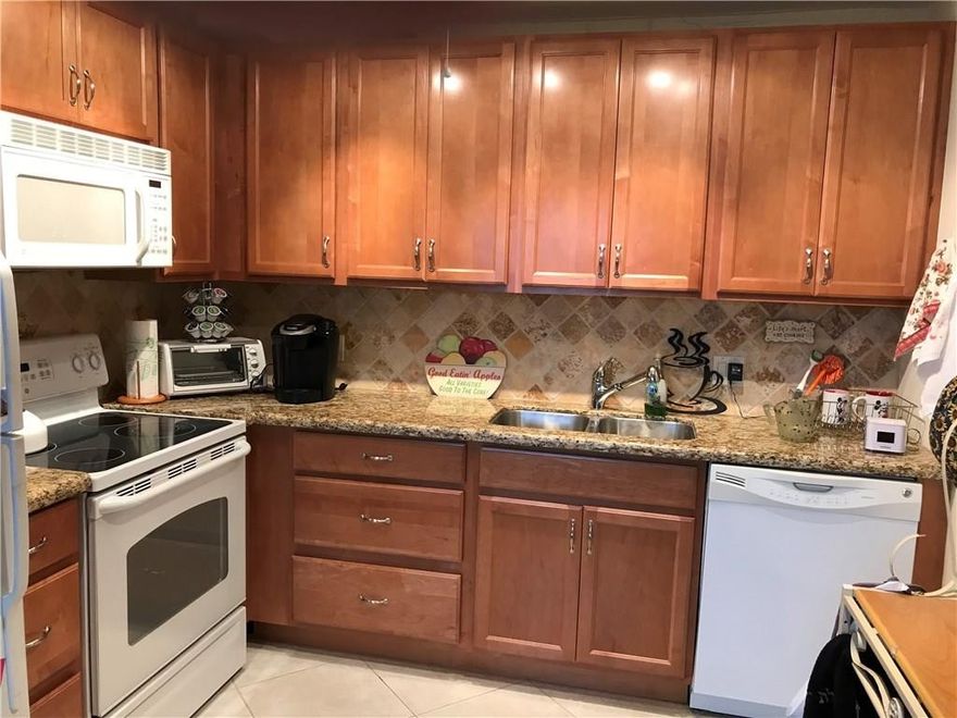 PRICE REDUCED! PRICE REDUCED! MOTIVATED SELLER!  LOCATION! LOCATION!REMODELED 2BR 2 BATH LUXURY UNIT IN QUIET VERY DESIRABLE LOCATION, BEAUTIFUL GARDEN VIEW. FURNITURE AVAILABLE. 3RD FLOOR UNIT. PRICED FOR QUICK SALE. COMPLEX OFFERS MANY AMENITIES. ACTIVE CLUBHOUSE, TENNIS, 16 POOLS.  BRING OFFERS!