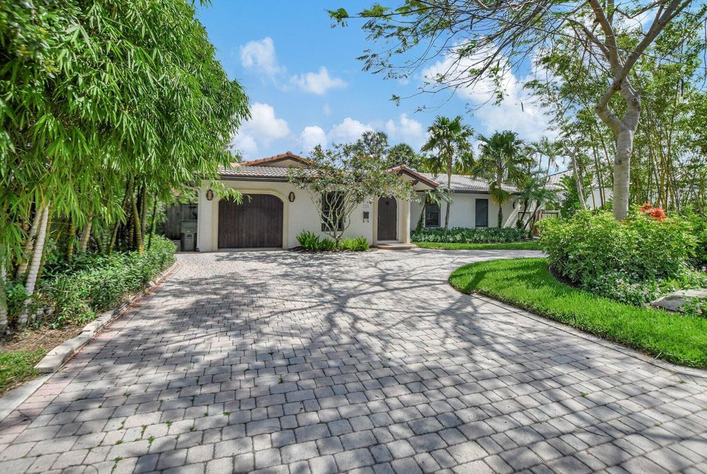 Photo of 733 NW 6th Street, Boca Raton, FL 33486 (MLS # R11112697)