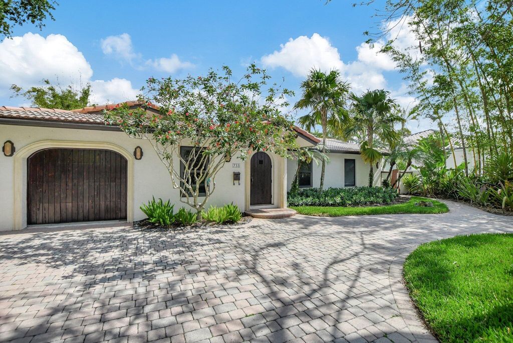 Photo of 733 NW 6th Street, Boca Raton, FL 33486 (MLS # R11112697)