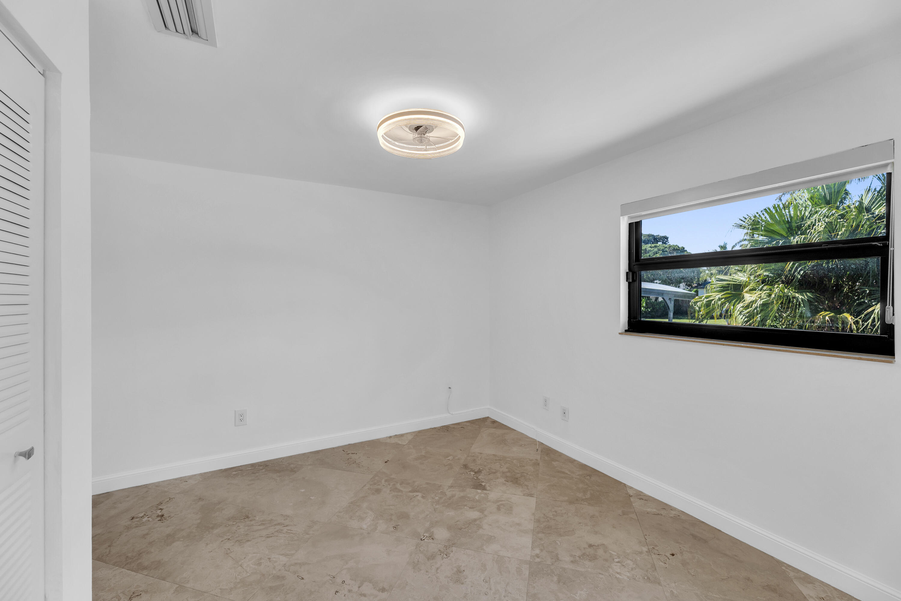 FLAMINGO MANORS - Residential Lease