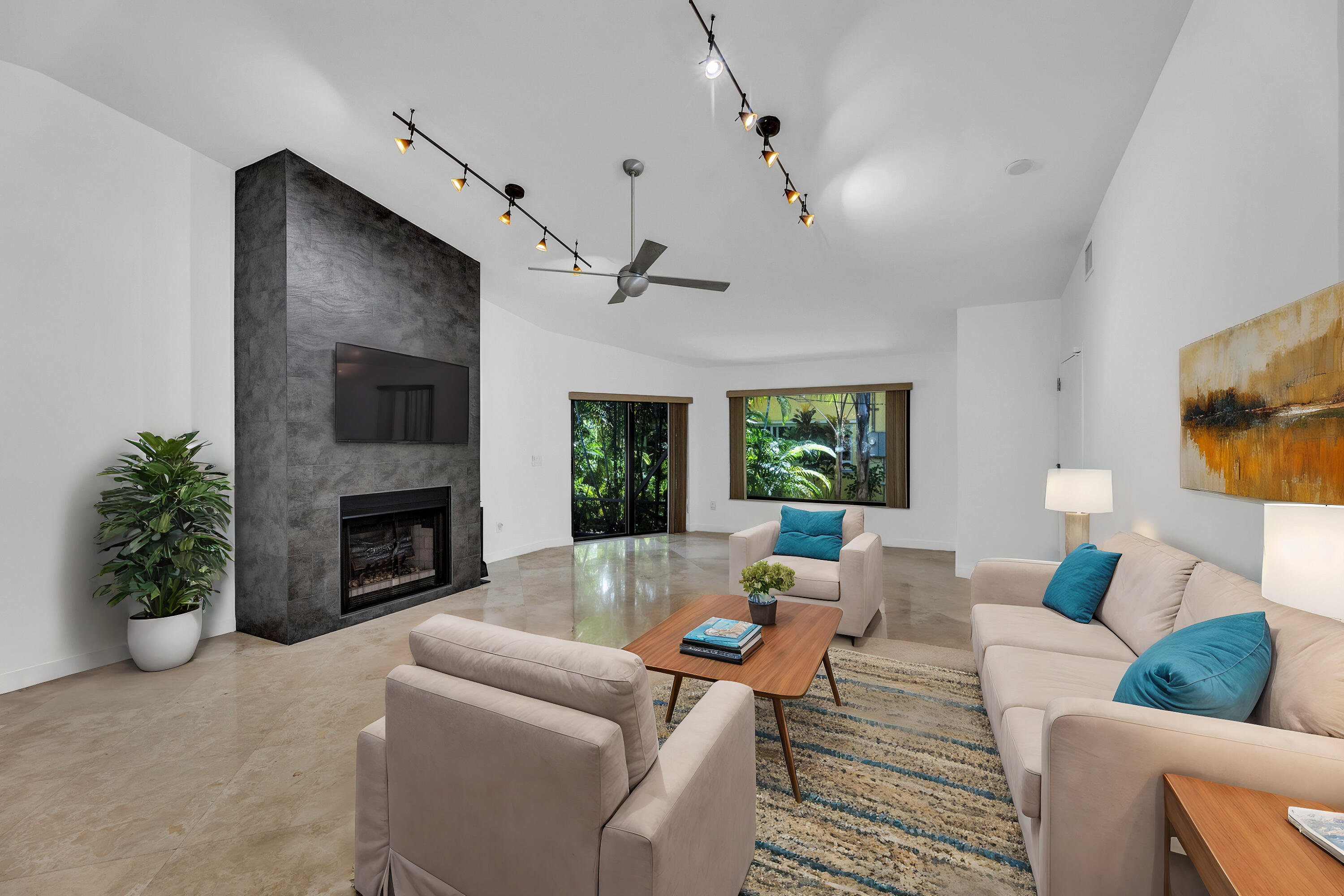 FLAMINGO MANORS - Residential Lease