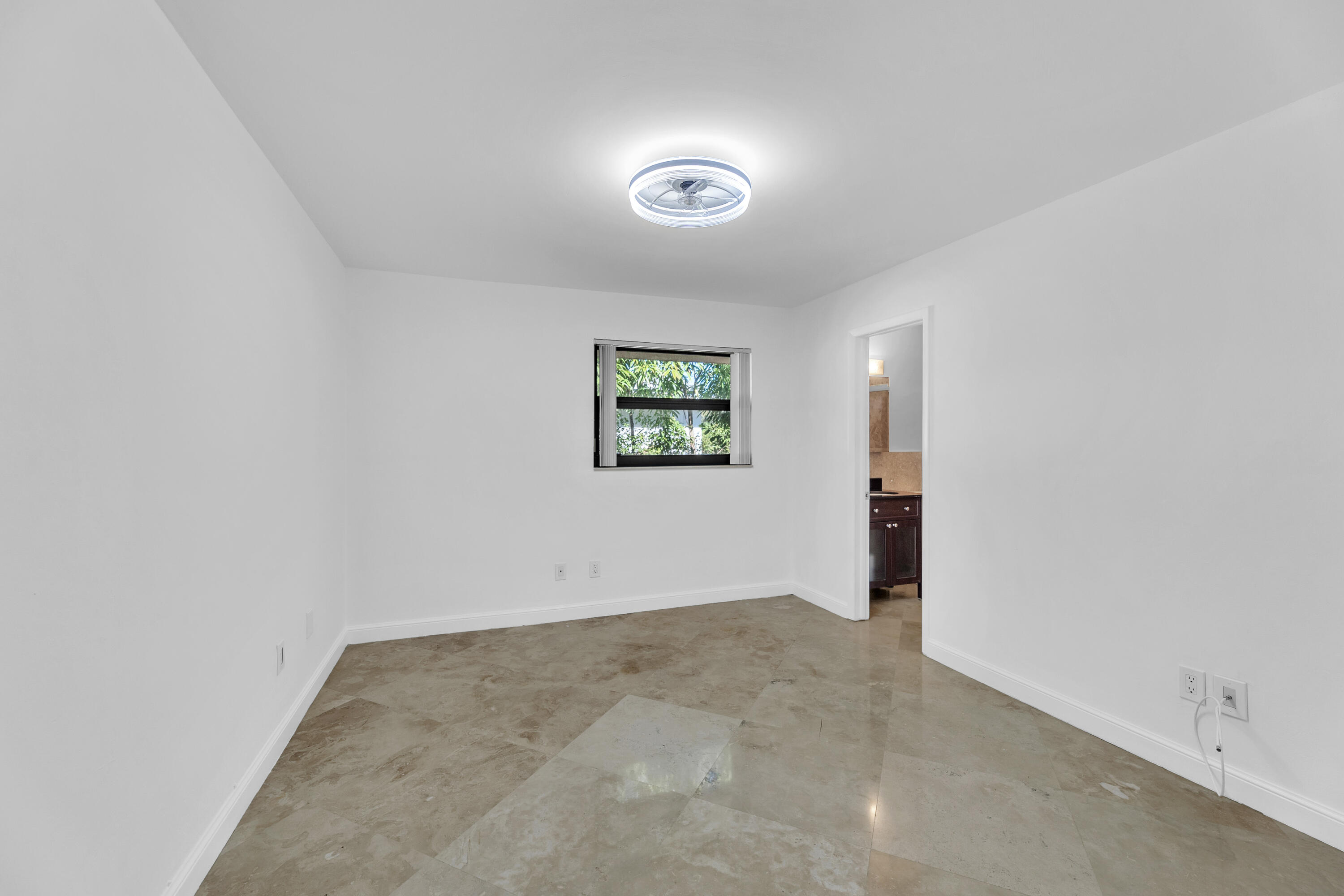 FLAMINGO MANORS - Residential Lease