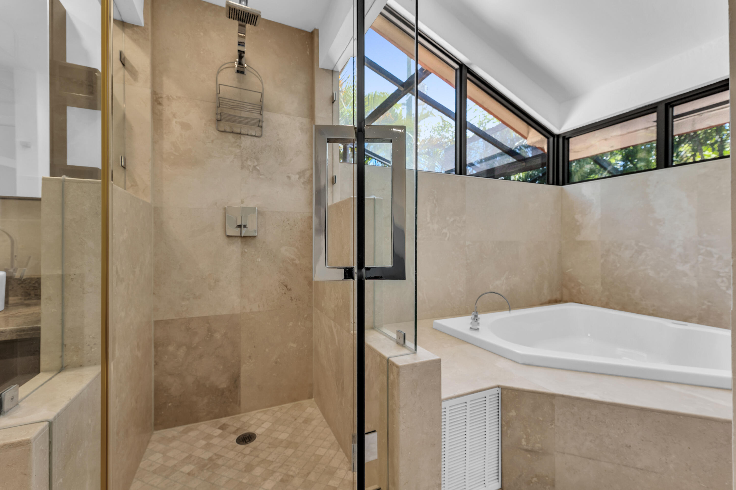 FLAMINGO MANORS - Residential Lease