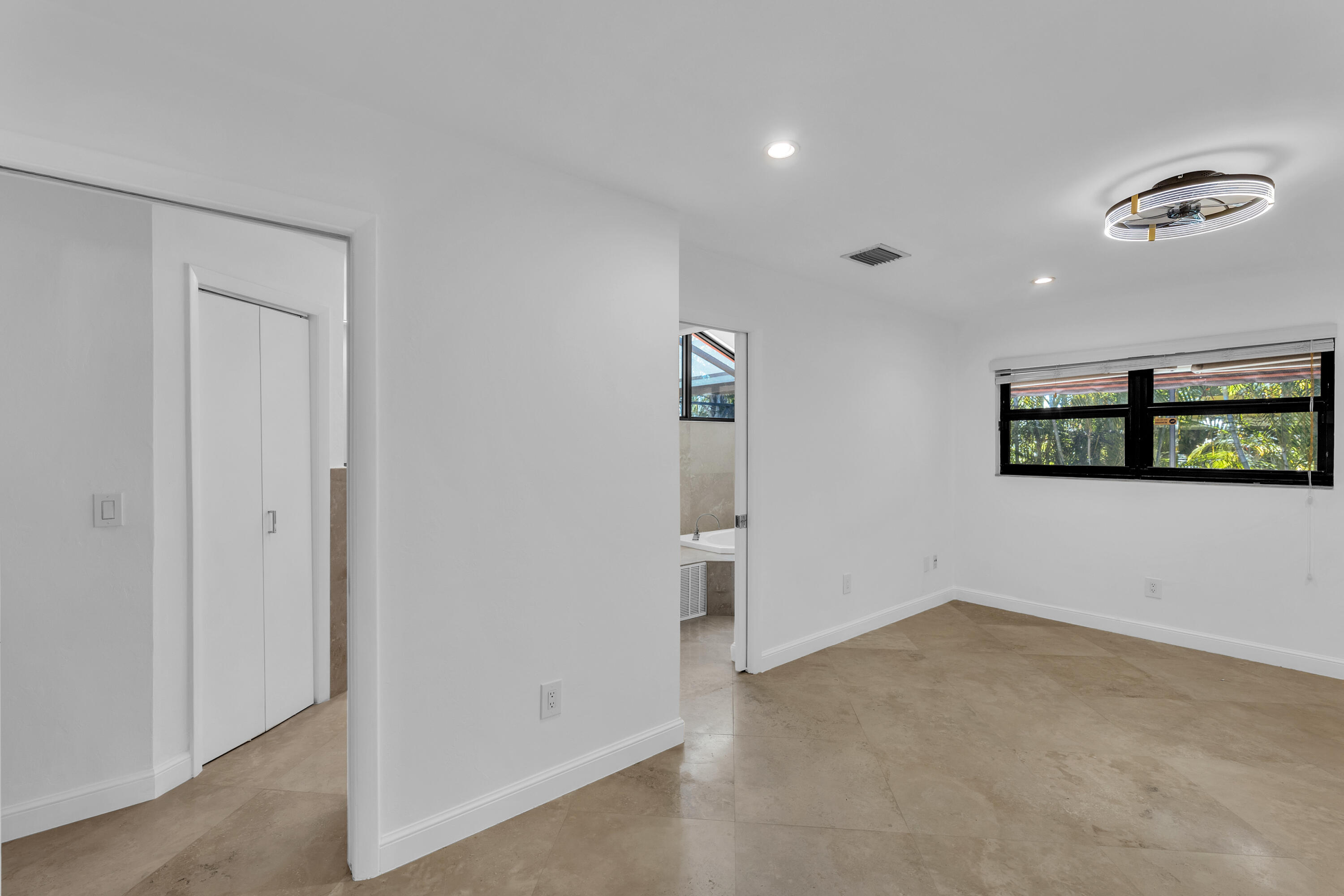 FLAMINGO MANORS - Residential Lease