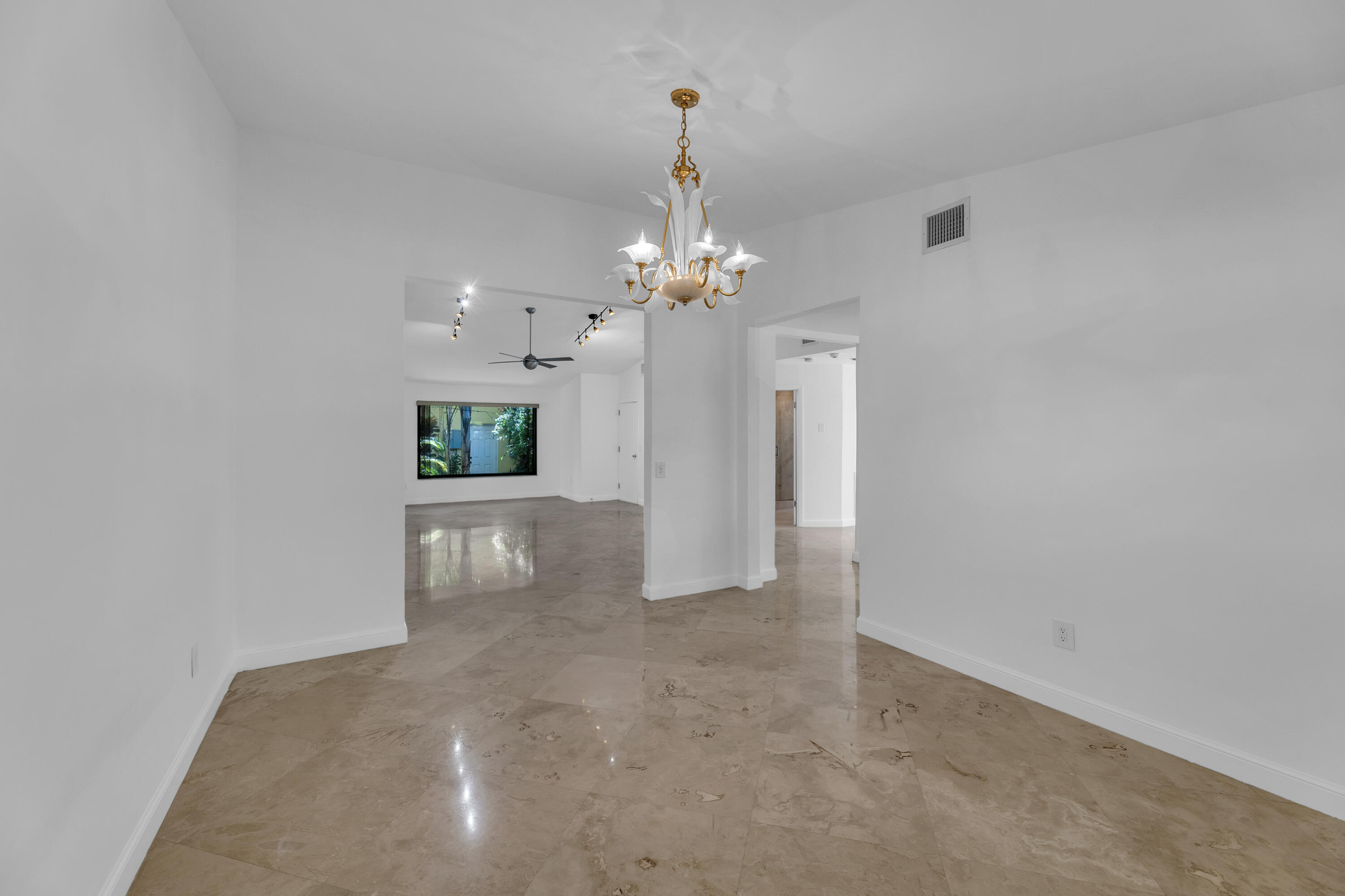 FLAMINGO MANORS - Residential Lease