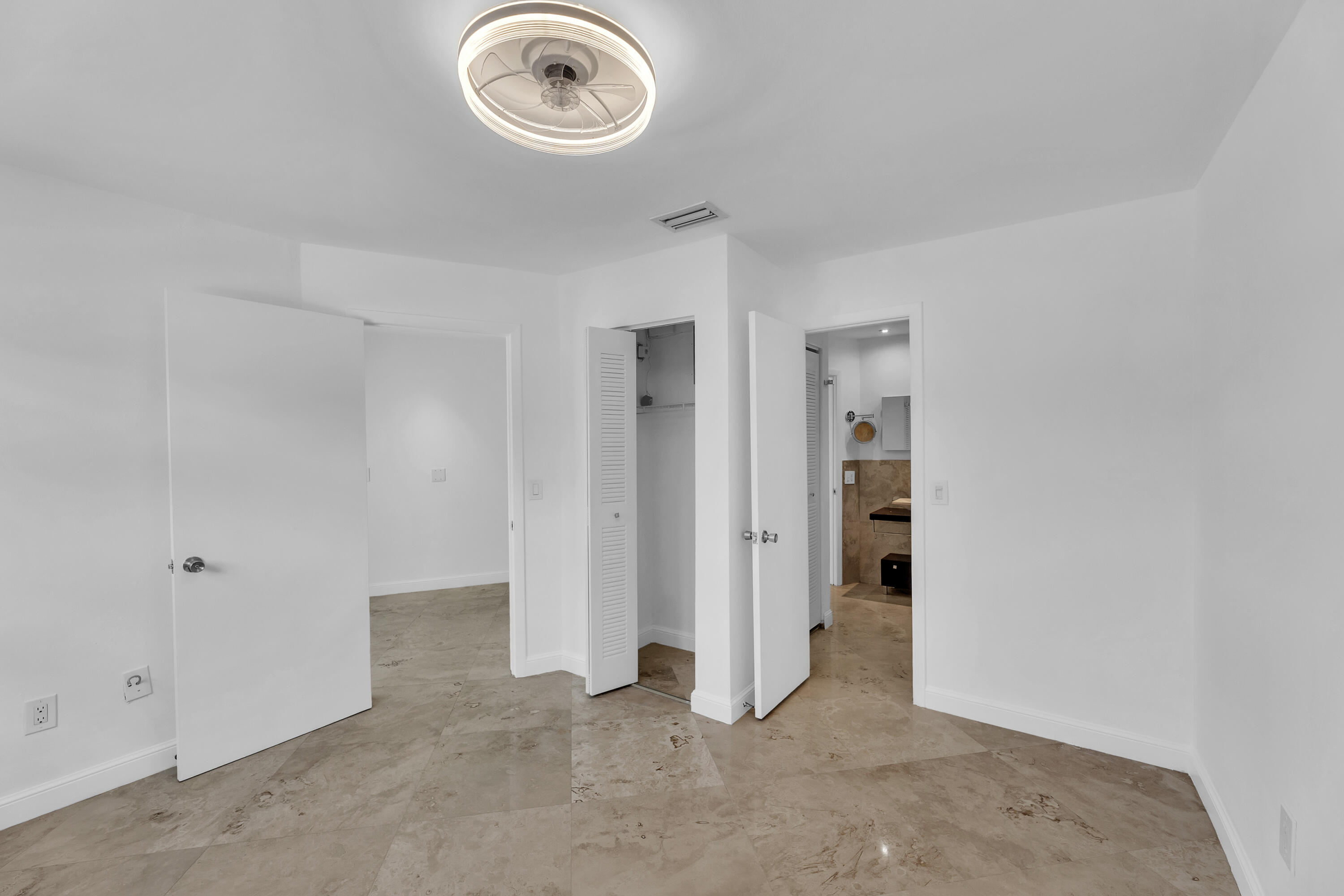 FLAMINGO MANORS - Residential Lease