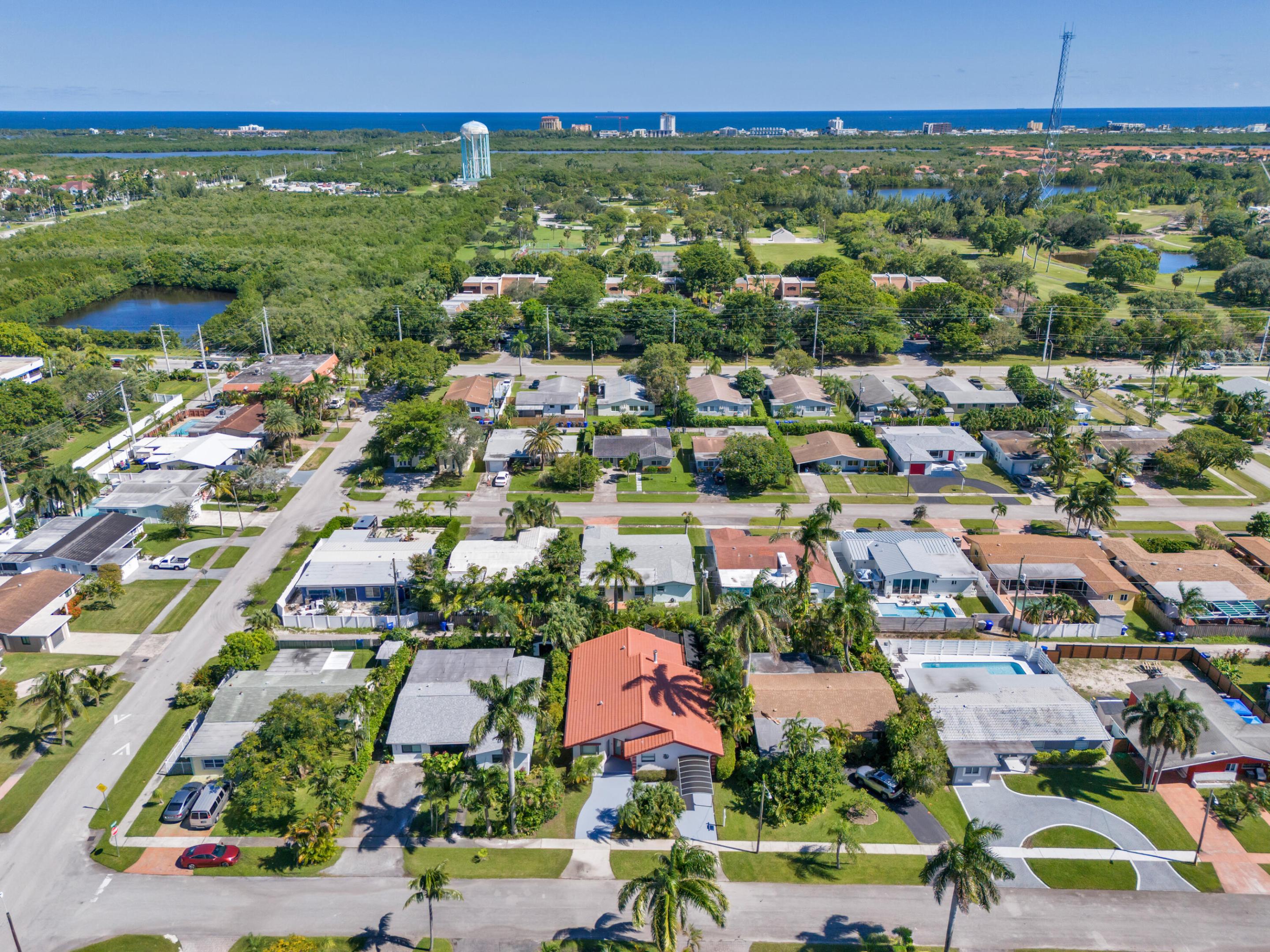 FLAMINGO MANORS - Residential Lease