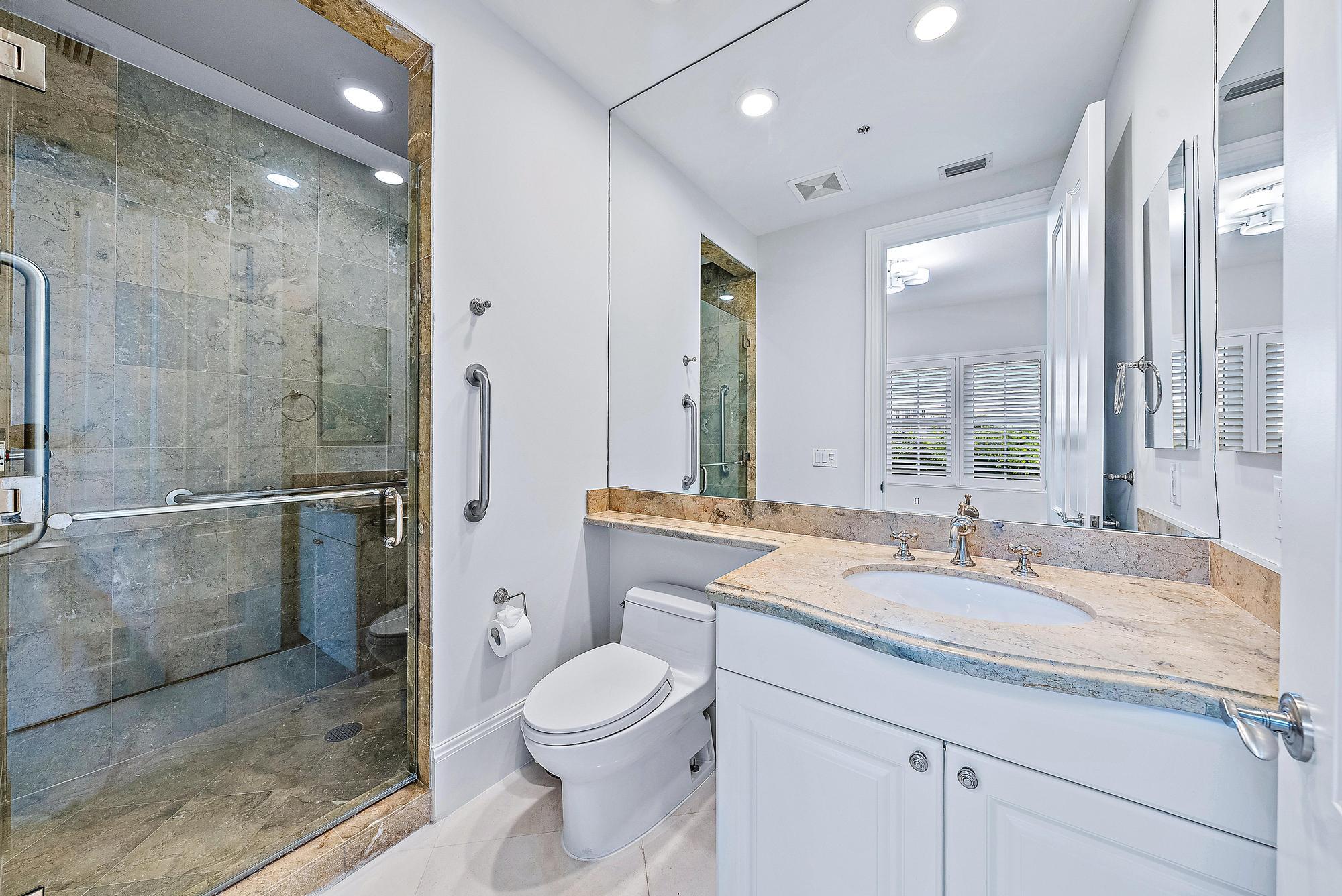 ONE WATERMARK PLACE OF THE PALM BEACHES CONDOMINIU - Residential
