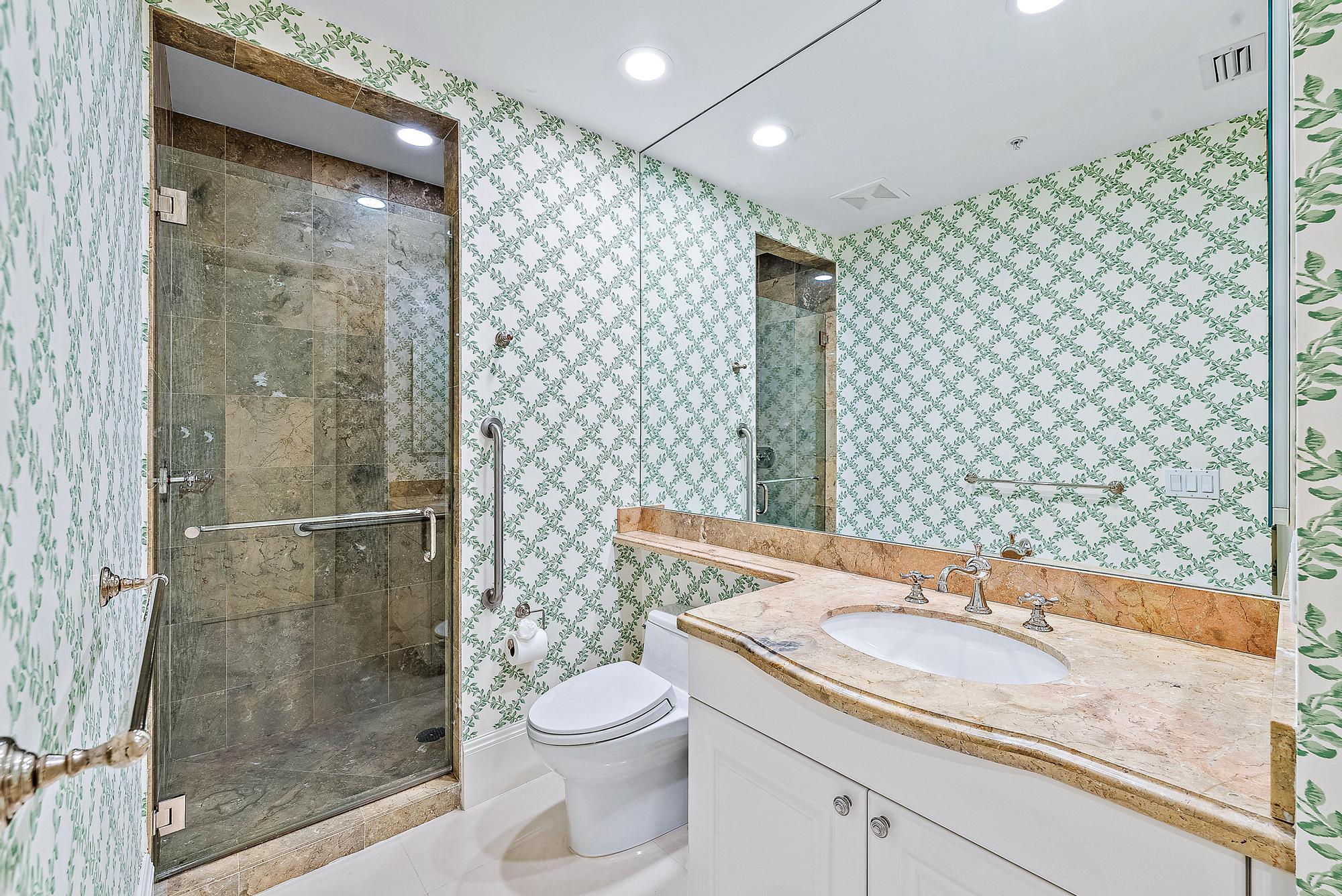 ONE WATERMARK PLACE OF THE PALM BEACHES CONDOMINIU - Residential