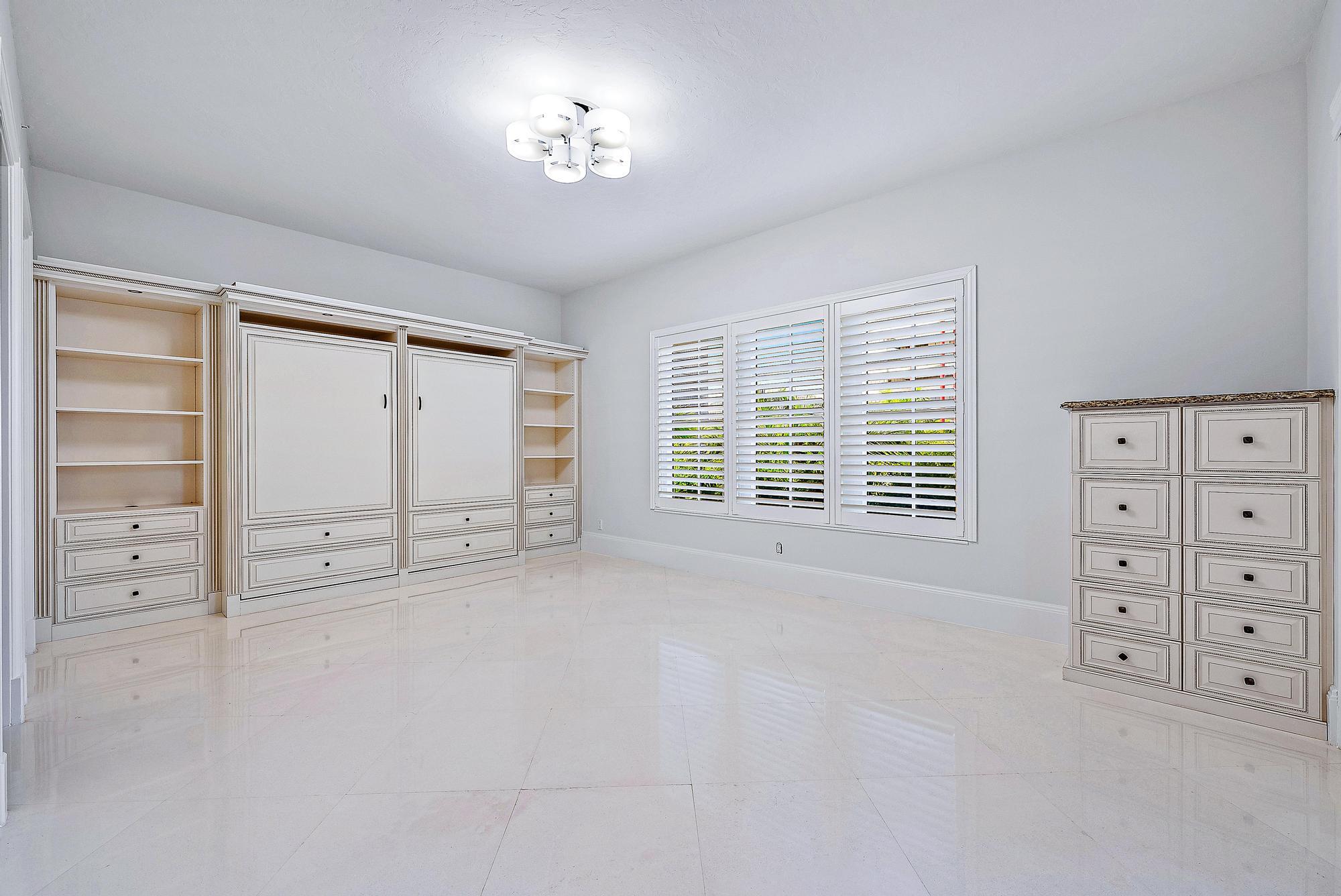 ONE WATERMARK PLACE OF THE PALM BEACHES CONDOMINIU - Residential