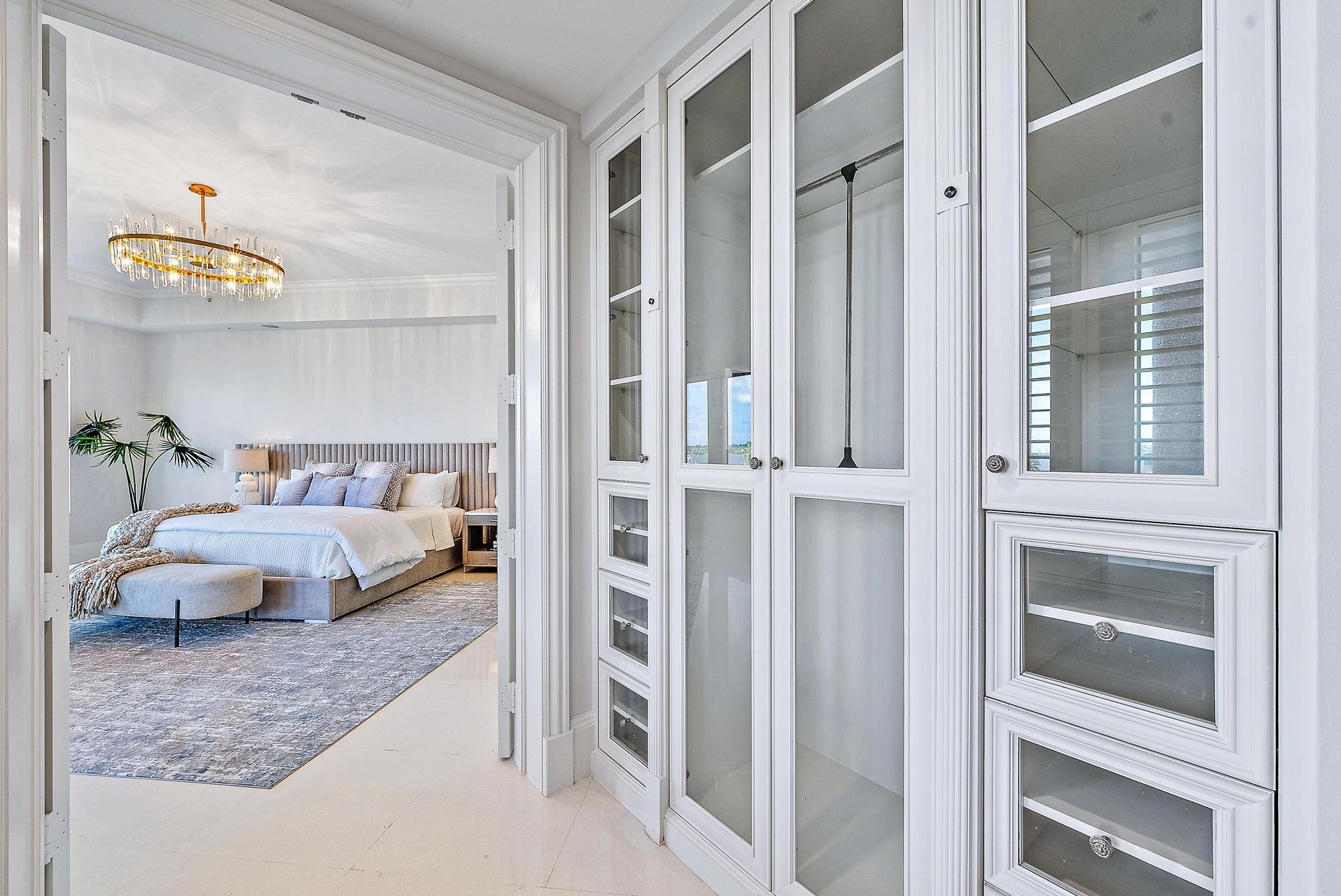 ONE WATERMARK PLACE OF THE PALM BEACHES CONDOMINIU - Residential