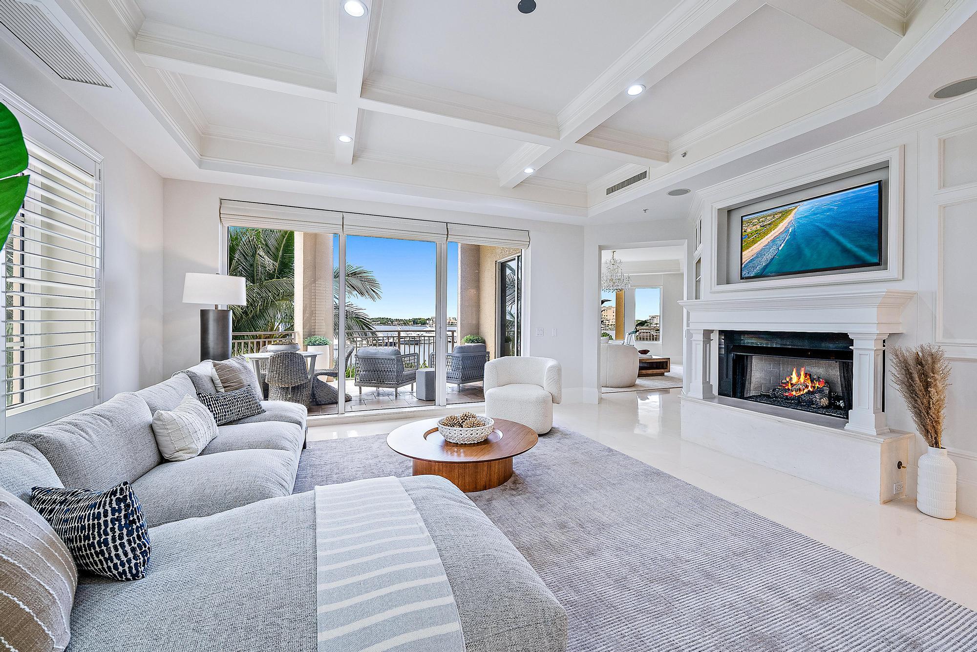 ONE WATERMARK PLACE OF THE PALM BEACHES CONDOMINIU - Residential