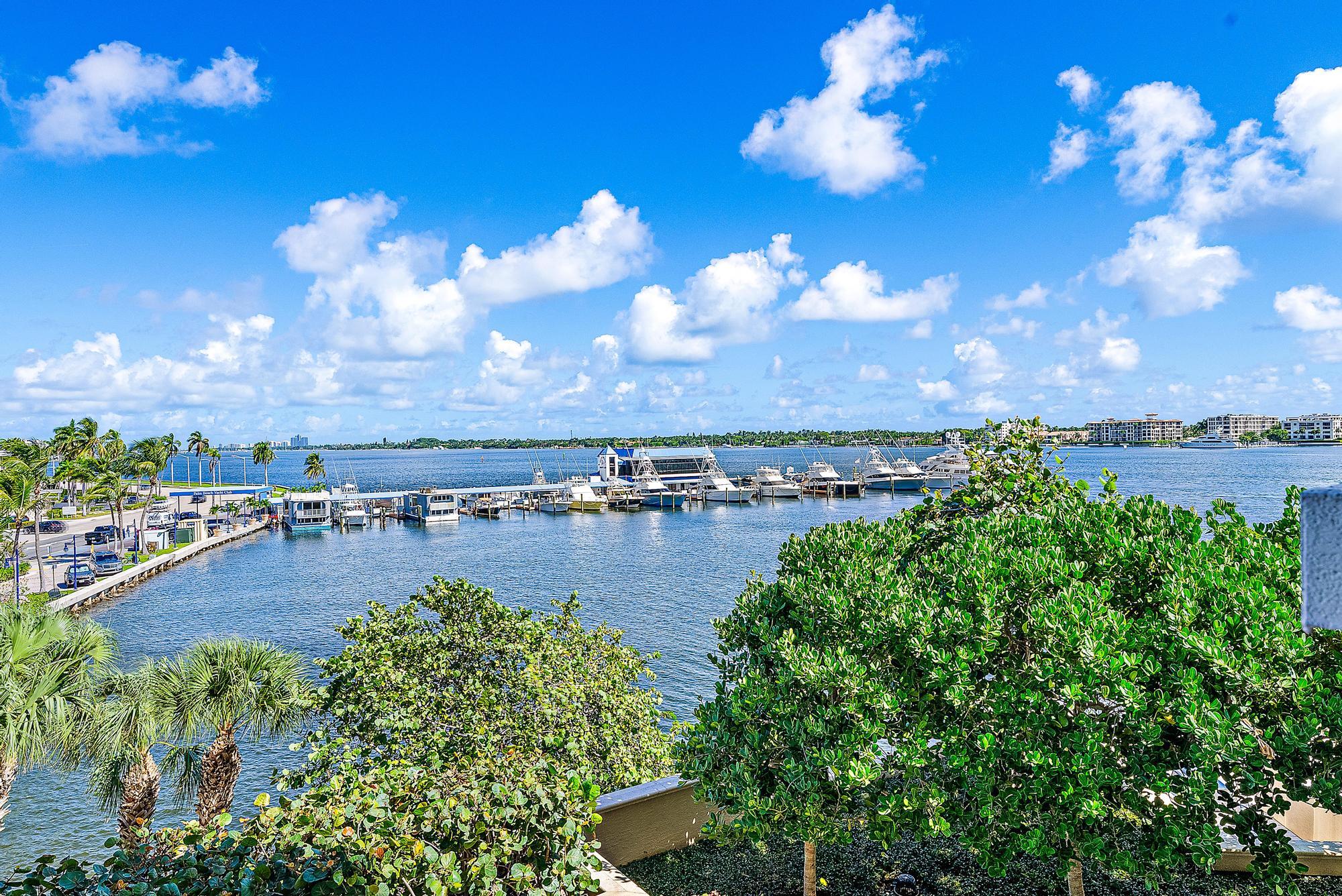 ONE WATERMARK PLACE OF THE PALM BEACHES CONDOMINIU - Residential