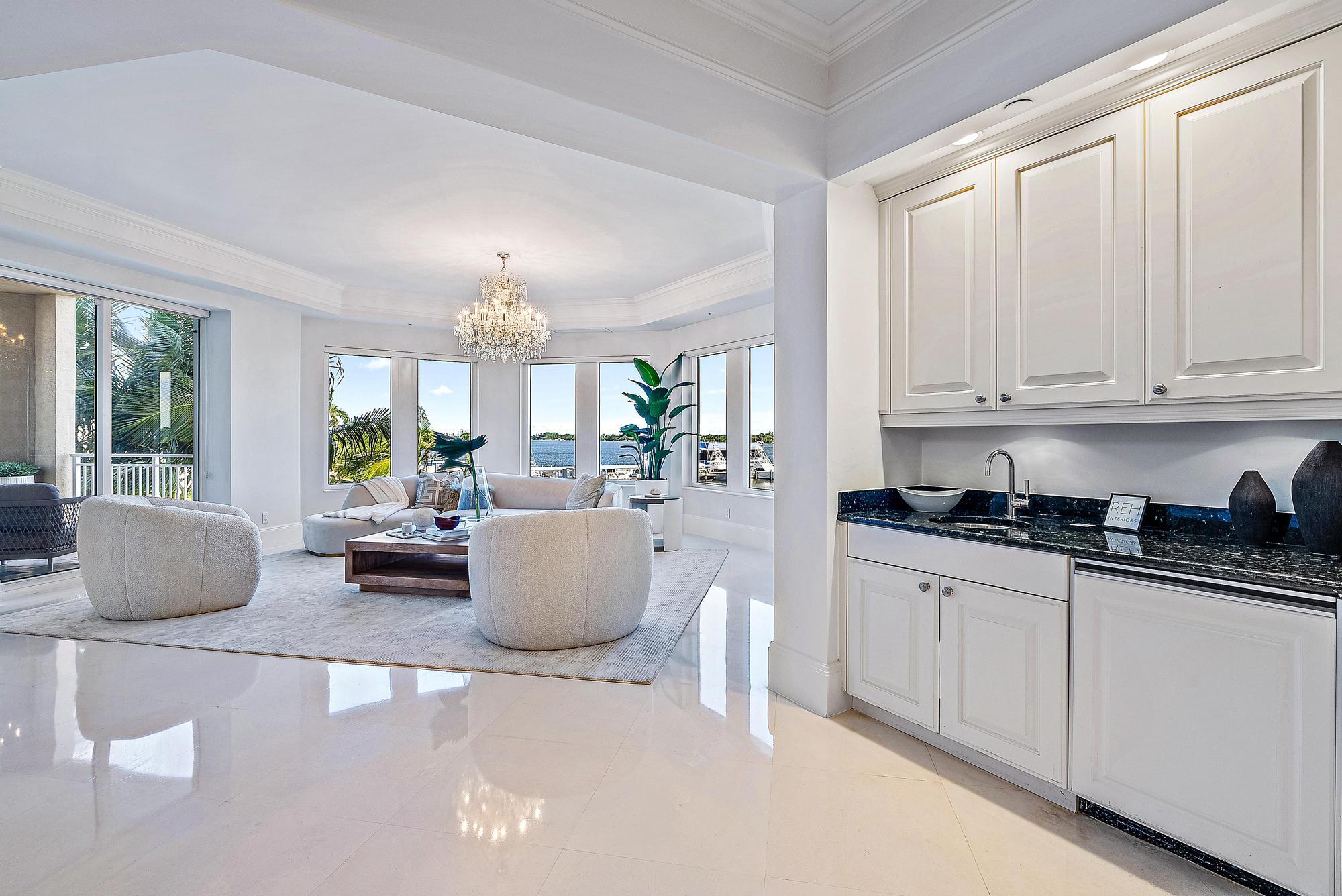 ONE WATERMARK PLACE OF THE PALM BEACHES CONDOMINIU - Residential