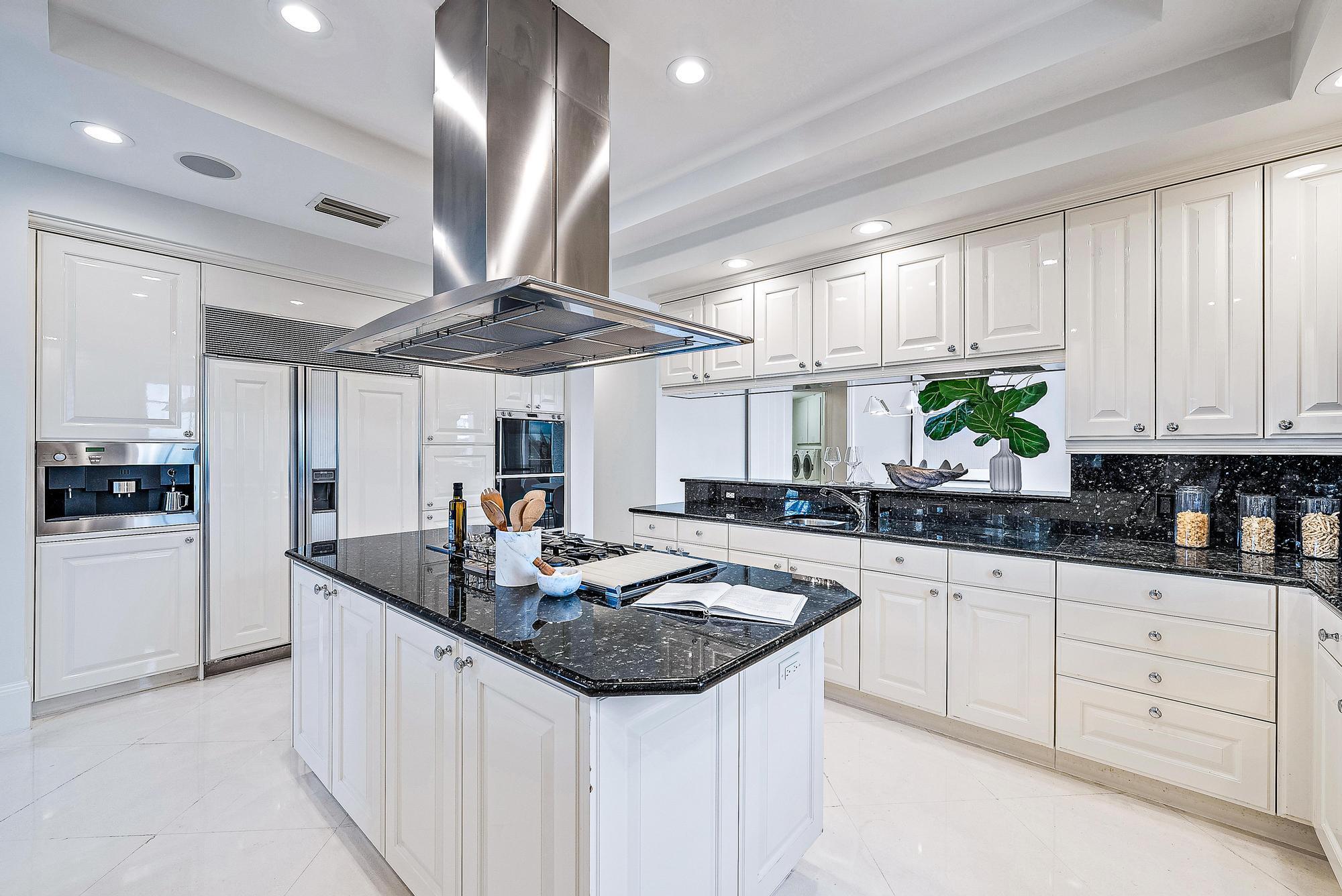 ONE WATERMARK PLACE OF TH - Residential