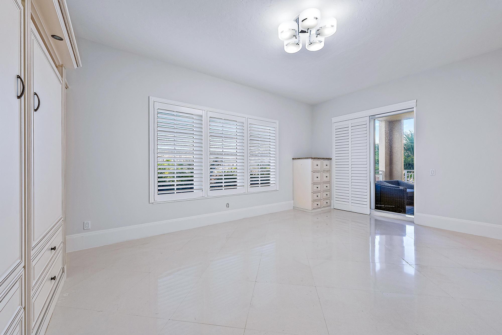 ONE WATERMARK PLACE OF THE PALM BEACHES CONDOMINIU - Residential