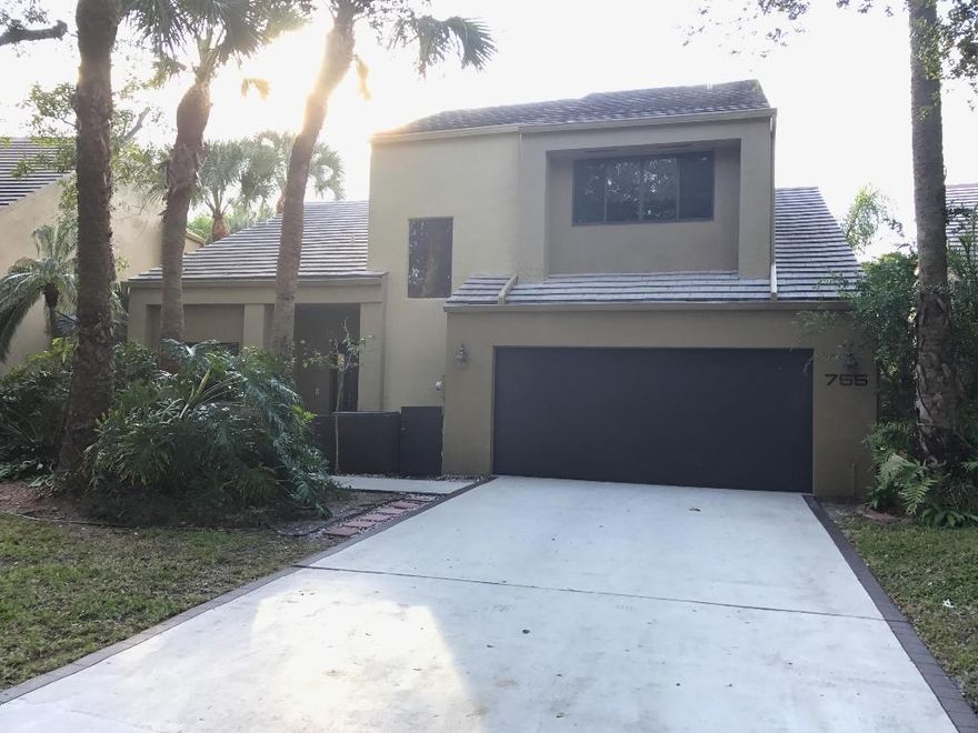 Great property in Boca Raton, FL. Offers a stunning layout. Enjoy peace of mind and the best quality ownership for a rental in the area. ONLY ONE MONTH DEPOSIT REQUIRED for qualified tenants. All kitchen appliances installed and maintained by landlord. One or two year lease available for this beautiful home. PET FRIENDLY (some restrictions may apply). America's largest single family home rental specialist provides professional management, peace of mind, top quality & value. Call for details today!