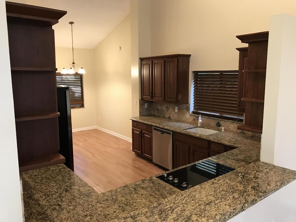 LANDS END - Residential Lease