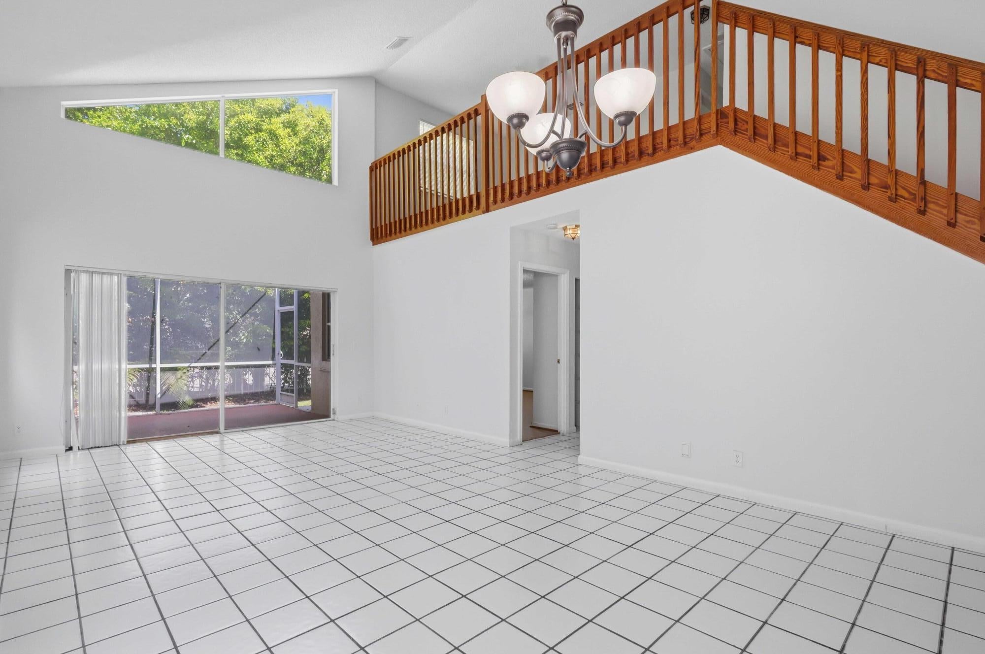 9516 NW 8TH Circle