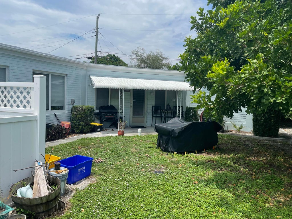Photo of 2023 S Suzanne Circle #3, North Palm Beach, FL 33408 (MLS # R11011064)