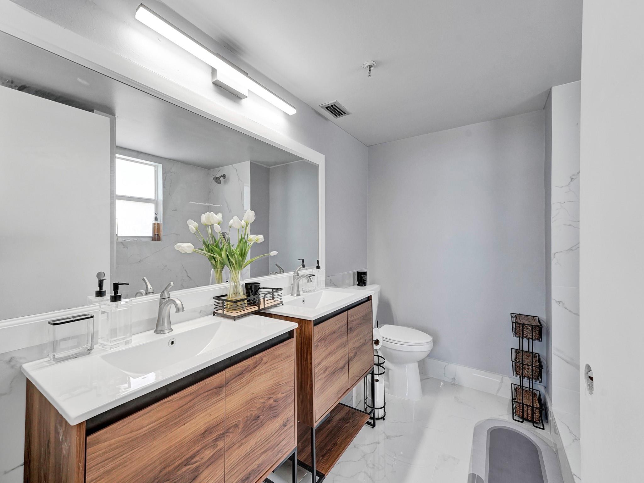 VILLAGES OF ORIOLE BONAIR - Residential