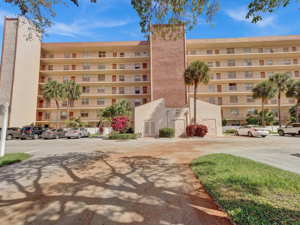 14527 Bonaire Boulevard 701