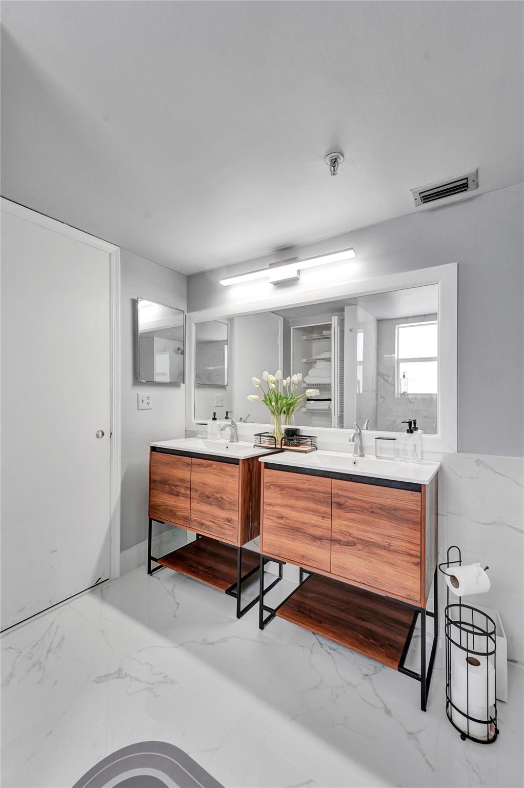 VILLAGES OF ORIOLE BONAIR - Residential