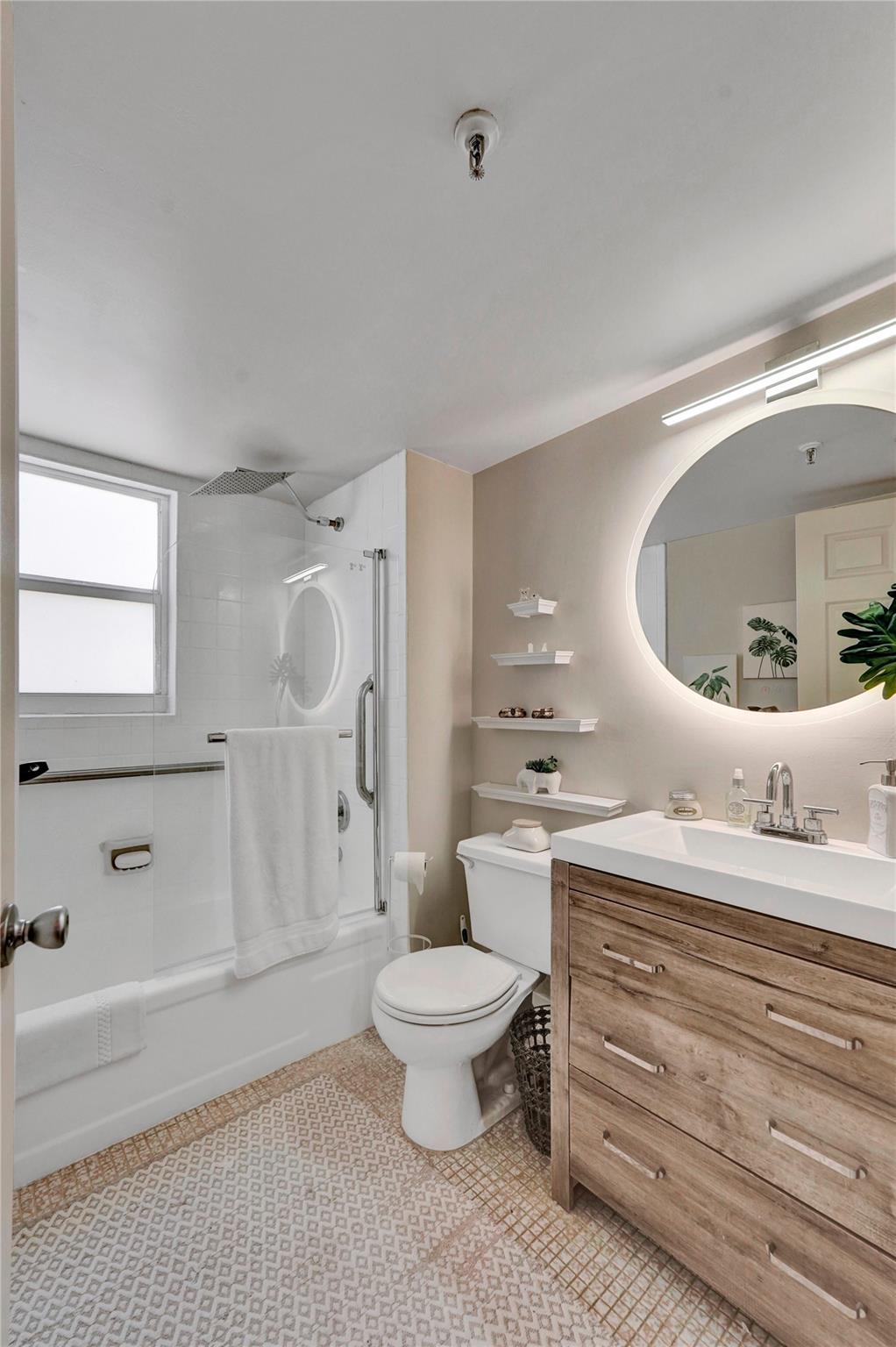 VILLAGES OF ORIOLE BONAIR - Residential