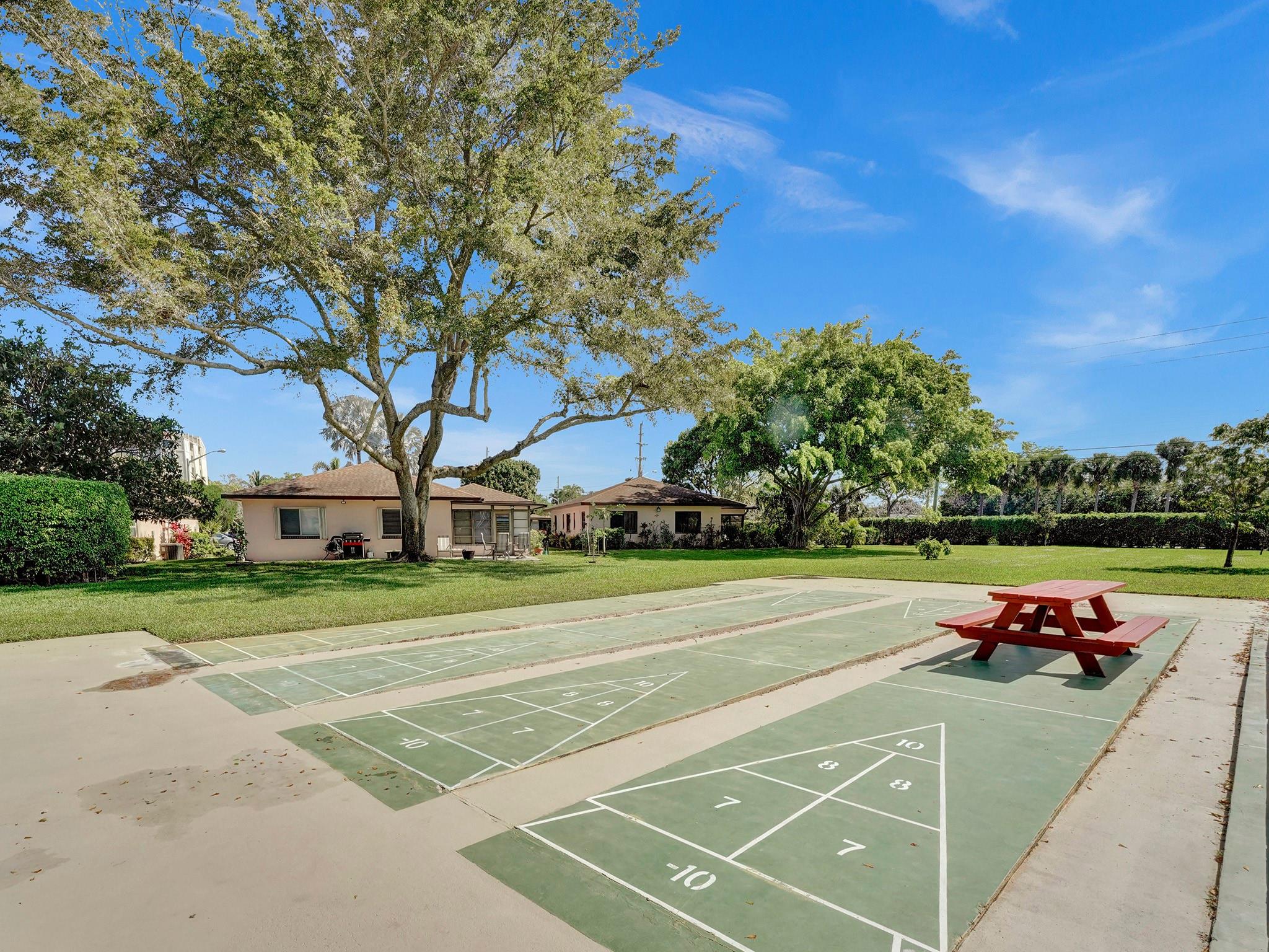 VILLAGES OF ORIOLE BONAIR - Residential