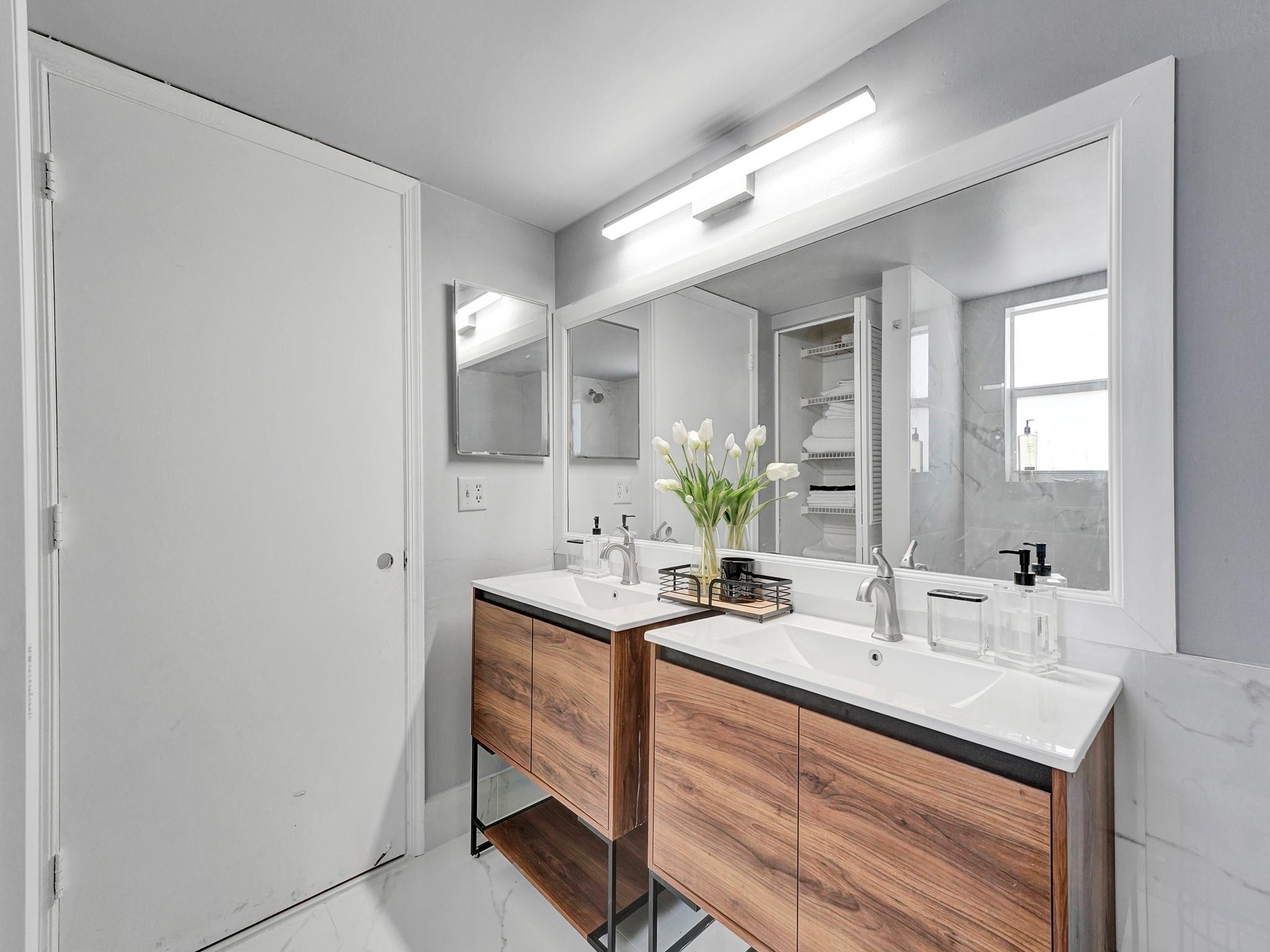 VILLAGES OF ORIOLE BONAIR - Residential