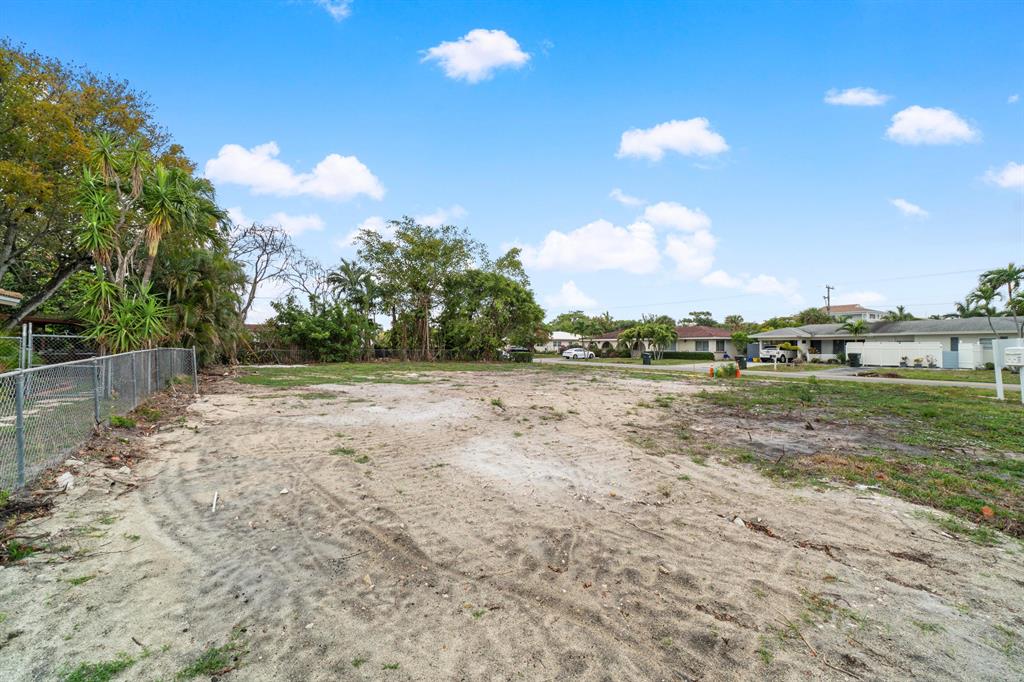 Totally cleared corner lot, almost 9500 sq ft. Located 1 block west of Federal Highway just north of the curve at Fifth Avenue Shoppes and 20th Street. Prime shopping and dining nearby, A Rated zone for Elementary, Middle and High Schools. 5 Mins from the Beach or to the Highway. Single Family Residential Zoning. NO Fussy Homeowners Association. City of Boca Raton and Palm Beach County Building Department Approval required for new build structures. Price and commission is for Land only with No plans, or warranties of any kind.For bigger Buyers, this lot Can possibly be combined with the adjacent Lot at 498 NE 28th RD to total nearly 24,000 sq. ft. that property currently has a 3/2 with Pool. (Call Listing Agent for more details and pricing on combining 2 adjacent lots)
