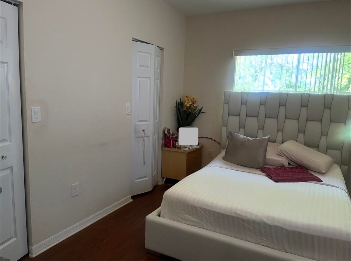 4410 WOODLAND Circle