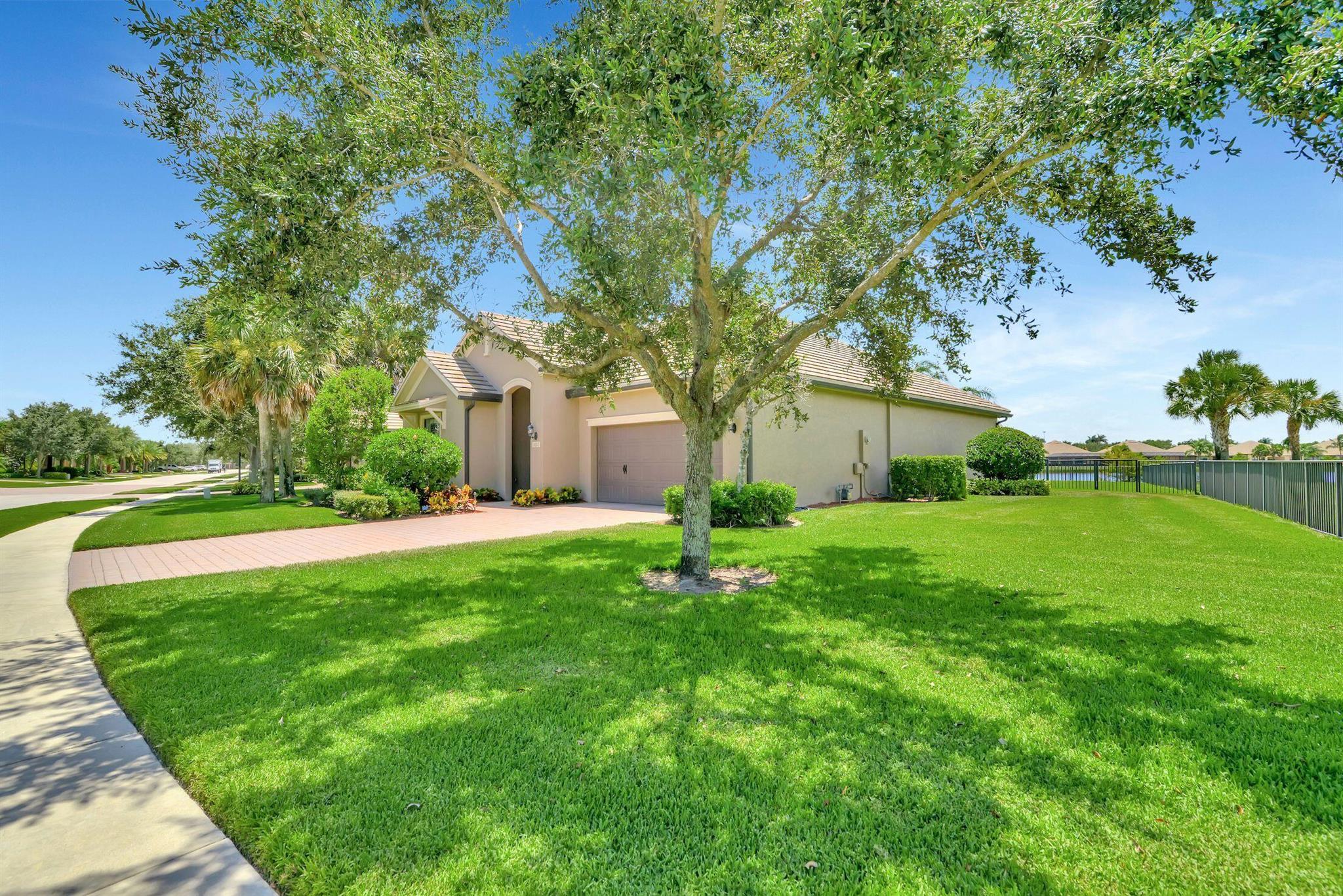 CASTELLINA - Residential Lease