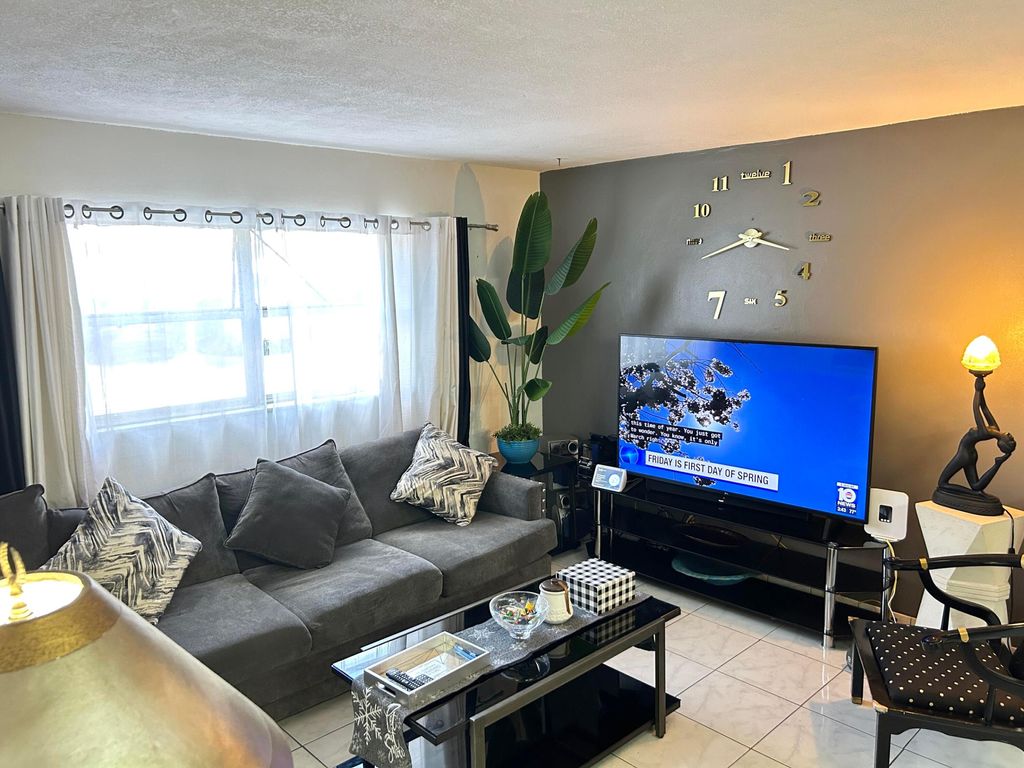 Photo of 515 S Crescent Drive #107, Hollywood, FL 33021 (MLS # B26004498)