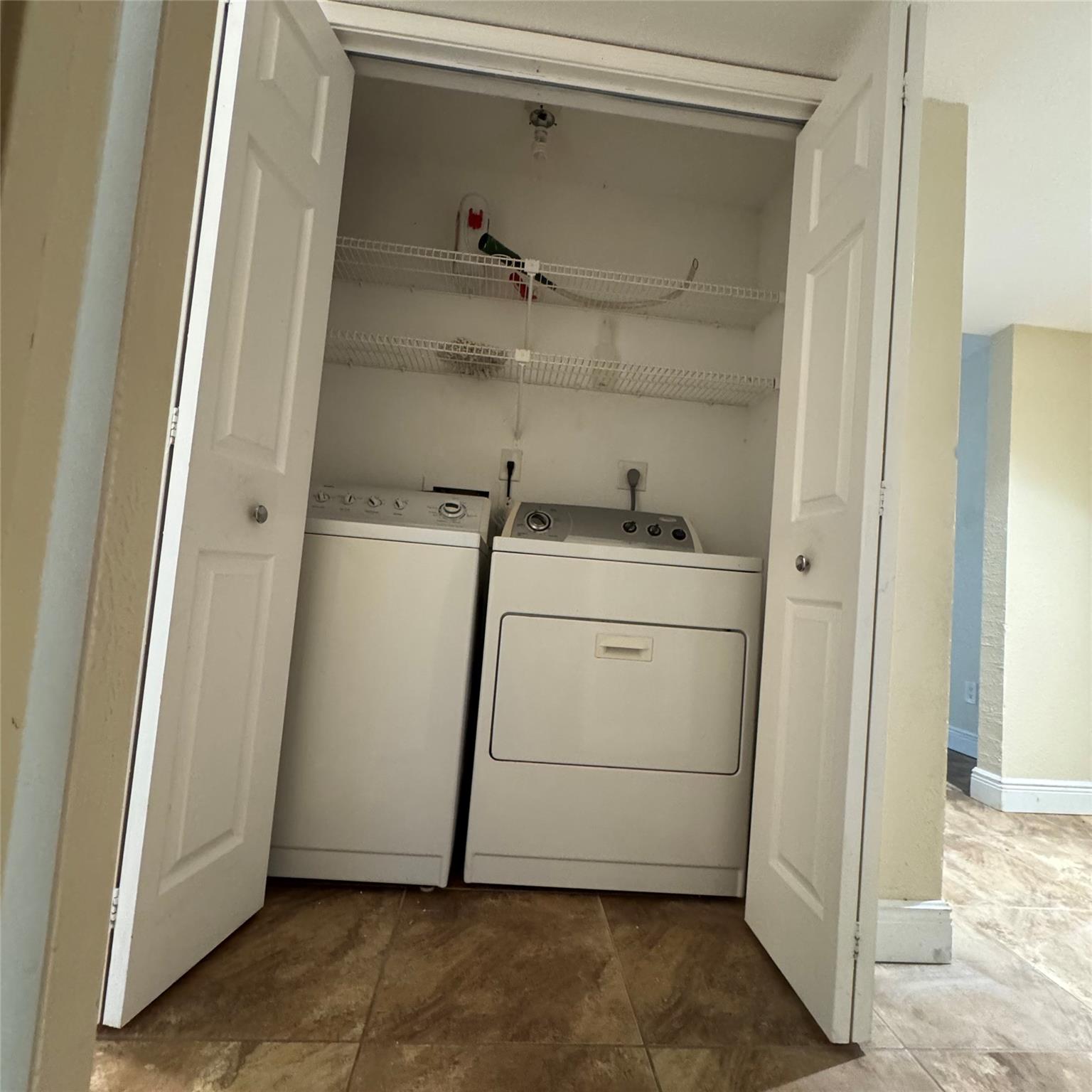 Savannah At Riverside Con - Residential Lease