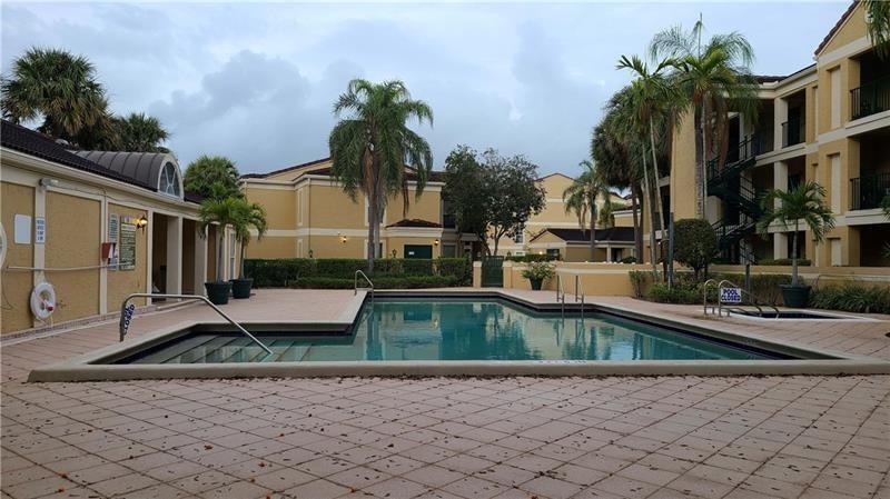 SPACIOUS UNIT ON THE 1ST FLOOR, BEAUTIFULLY UPDATED KITCHEN AND BATHROOMS, TILED FLOOR, FULL SIZE WASHER AND DRYER IN THE UNIT, BEAUTIFUL CEILING FANS AND LIGHT FIXTURES, 2 LARGE WALK-IN CLOSETS, PLENTY OF STORAGE SPACE, CLOSETS AS WELL AS LINEN CLOSET IN BOTH BATHROOMS, FOYER, ADDITIONAL EXTERIOR STORAGE ETC... COMMUNITY WITH POOL, JACUZZI, FITNESS CENTER, BARBECUE AND PICNIC AREAS, NEAR RESTAURANTS, MALL, SCHOLLS, SHOPPING CENTER. IT WILL BE AVAILABLE JULY 01ST/25.