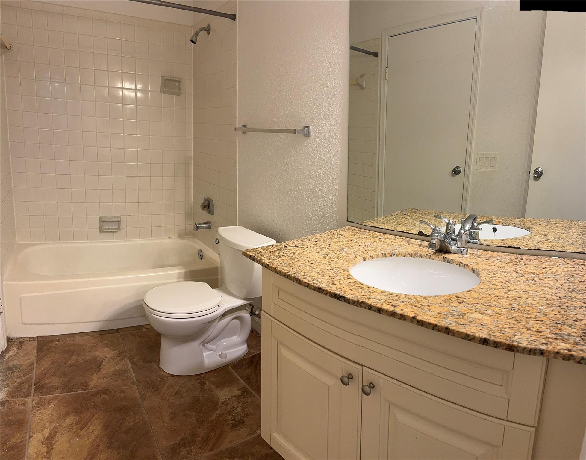 Savannah At Riverside Con - Residential Lease