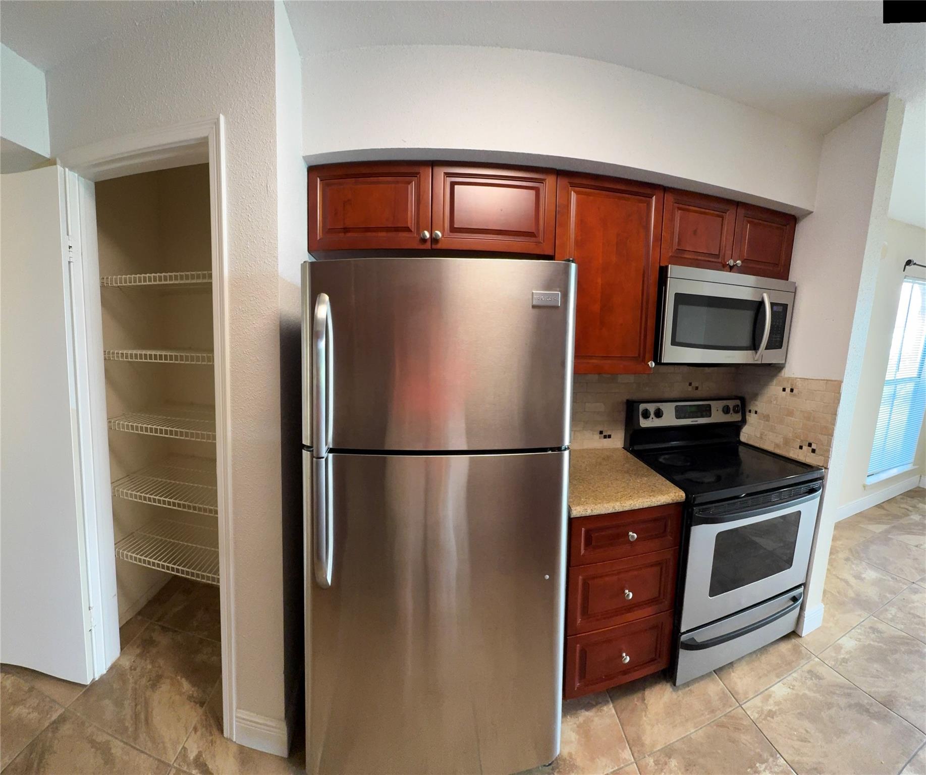 Savannah At Riverside Con - Residential Lease