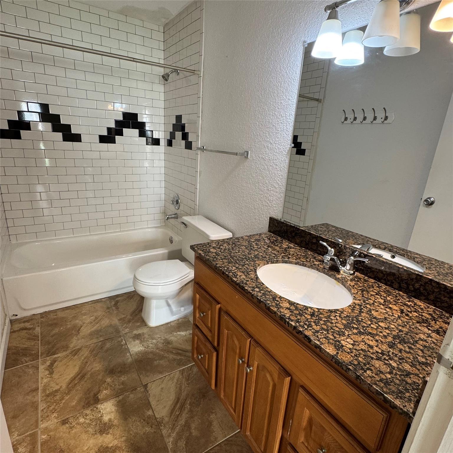 Savannah At Riverside Con - Residential Lease