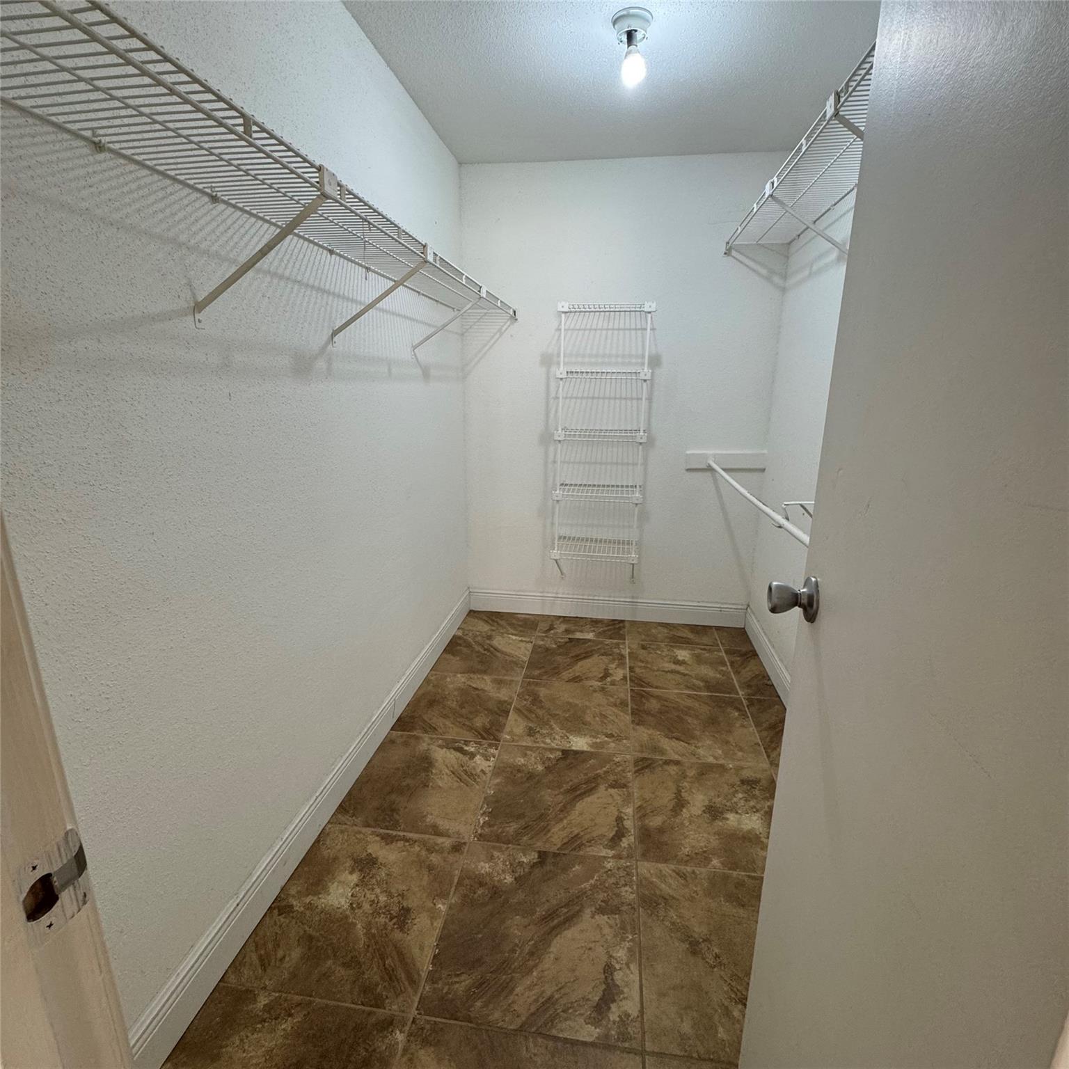 Savannah At Riverside Con - Residential Lease